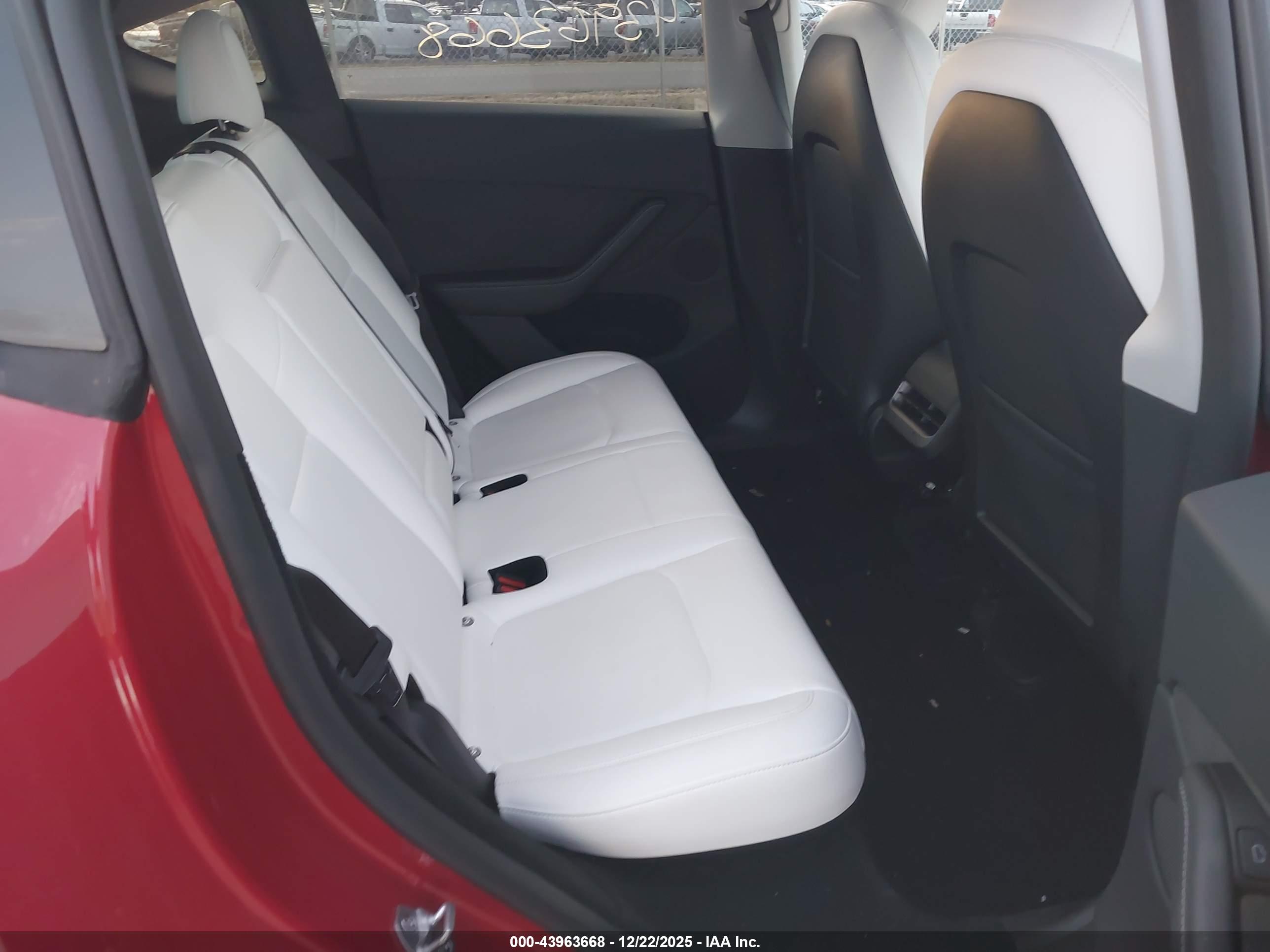TESLA MODEL image 8