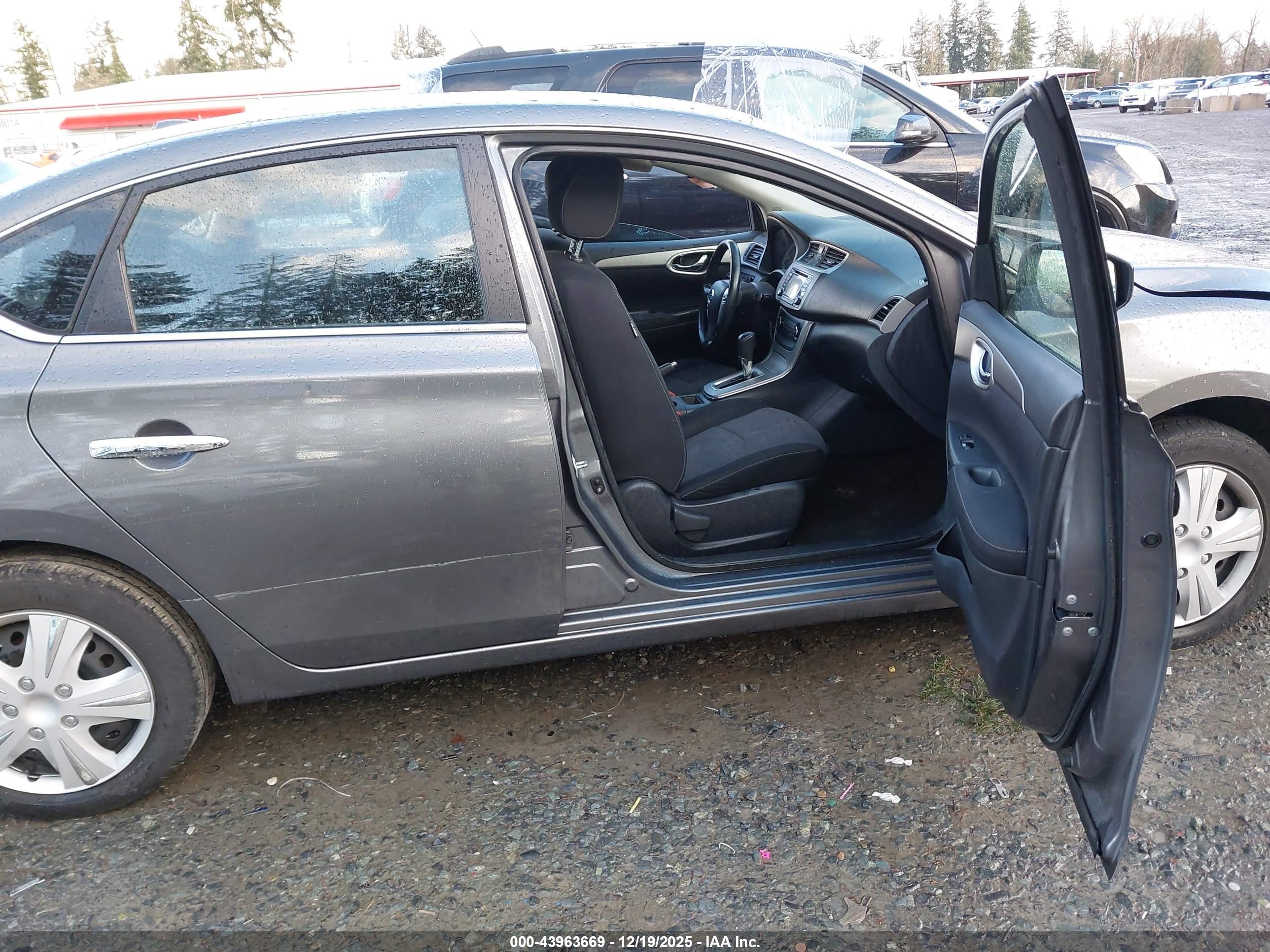 NISSAN SENTRA image 5