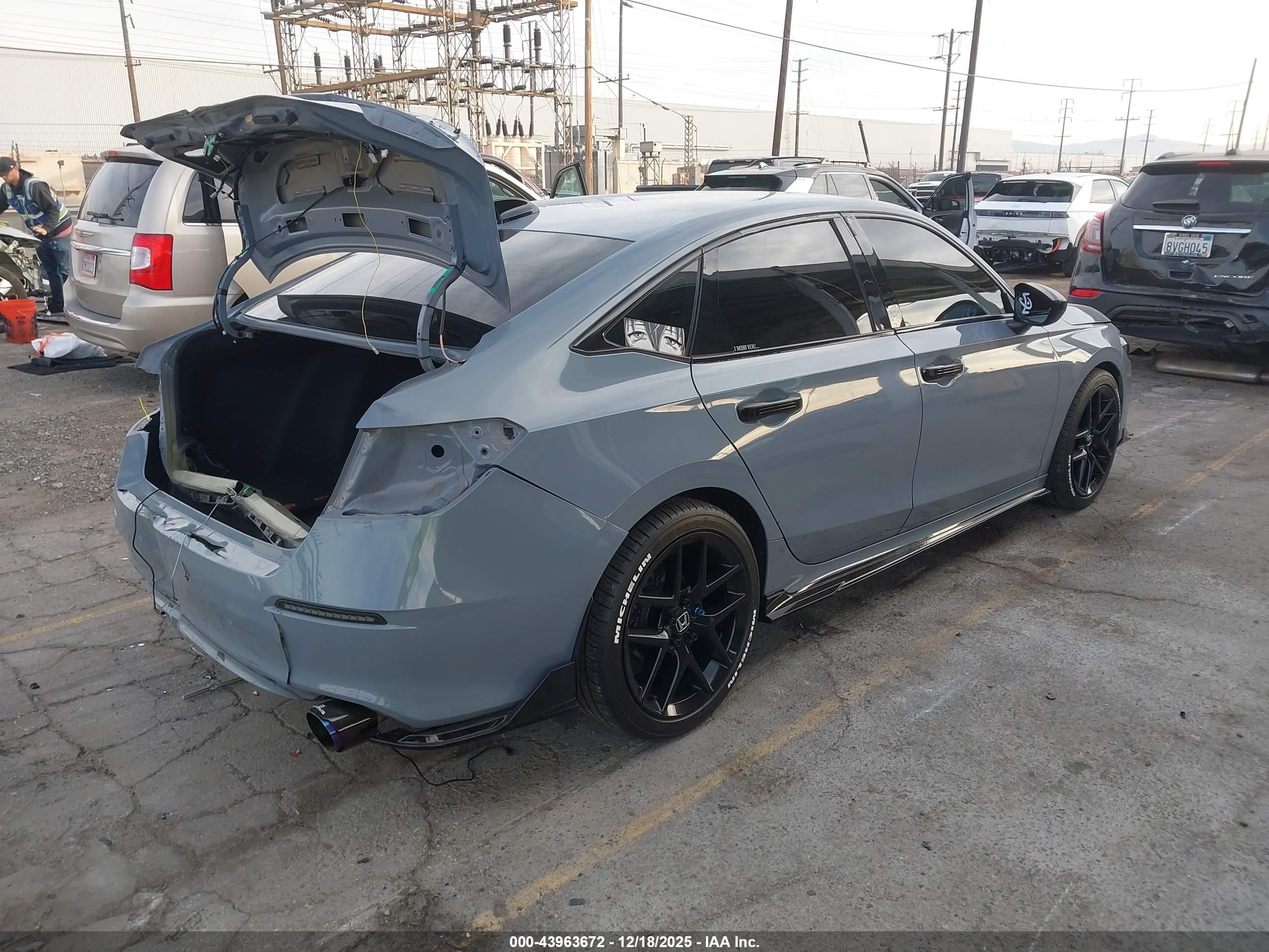 HONDA CIVIC image 4