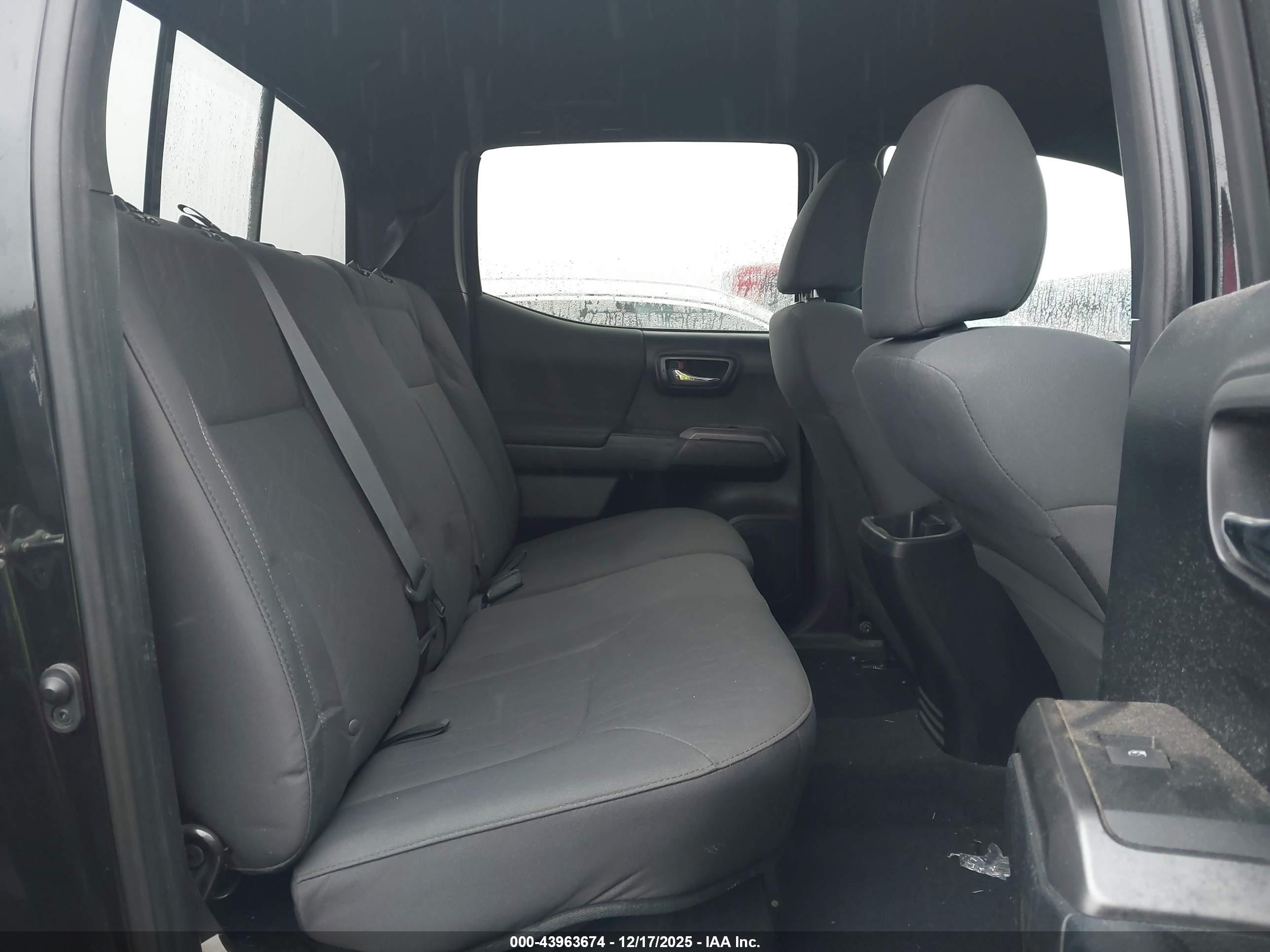 TOYOTA TACOMA image 8