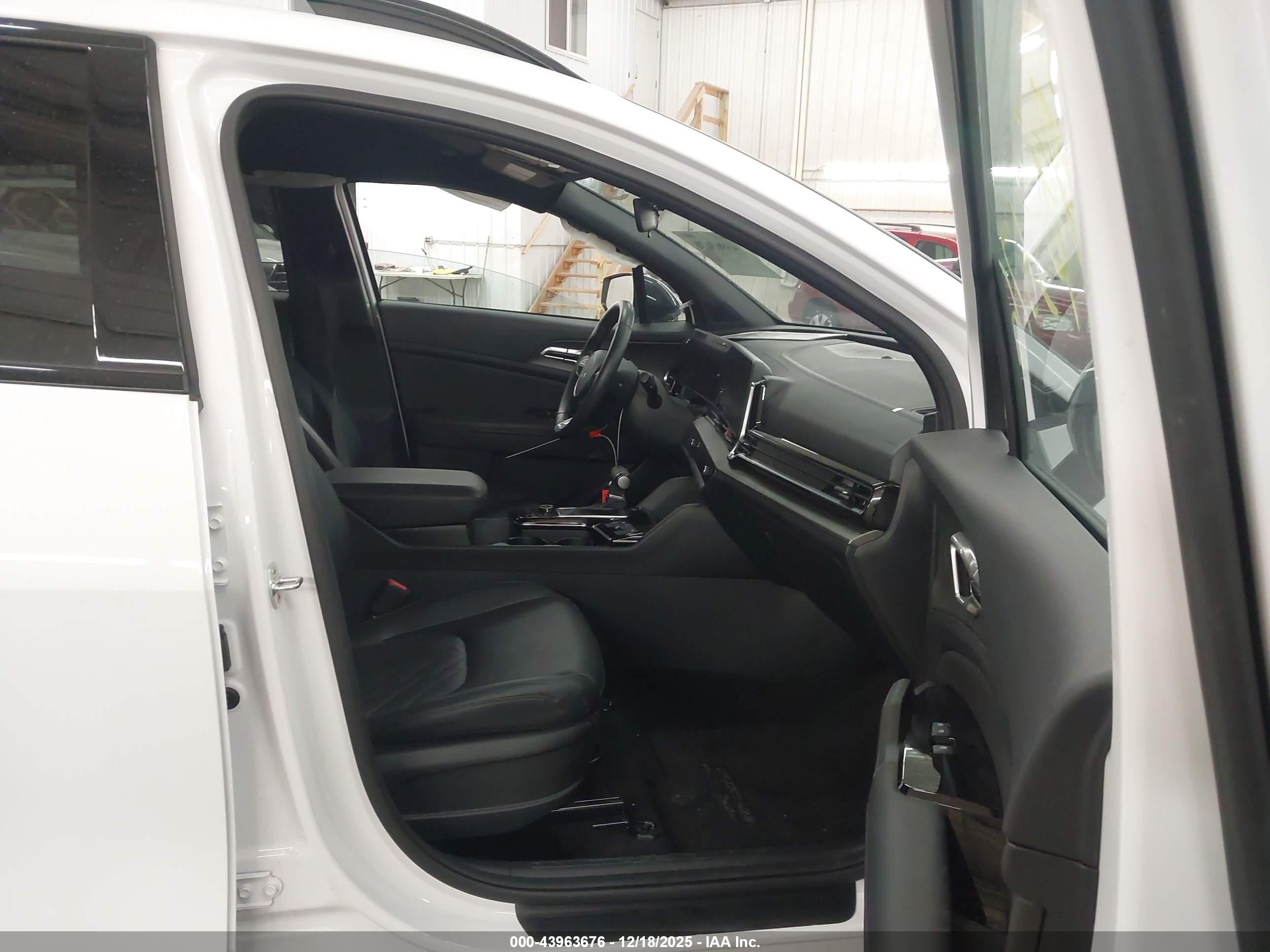 KIA SPORTAGE image 5