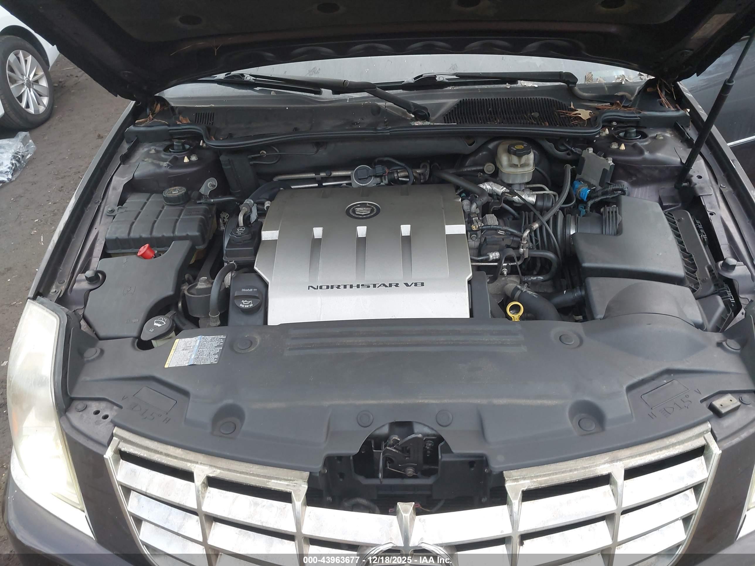 CADILLAC DTS image 10