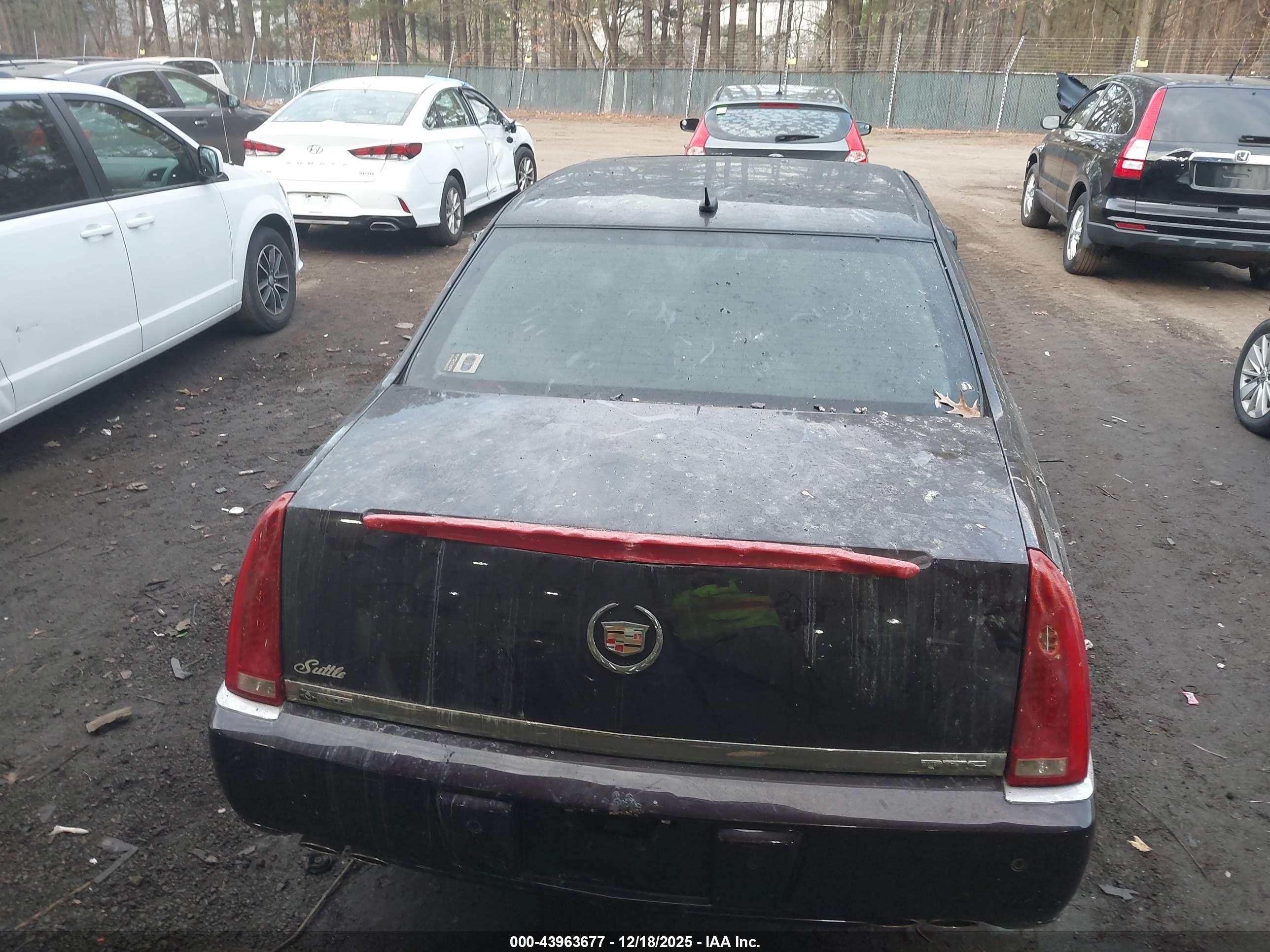 CADILLAC DTS image 6