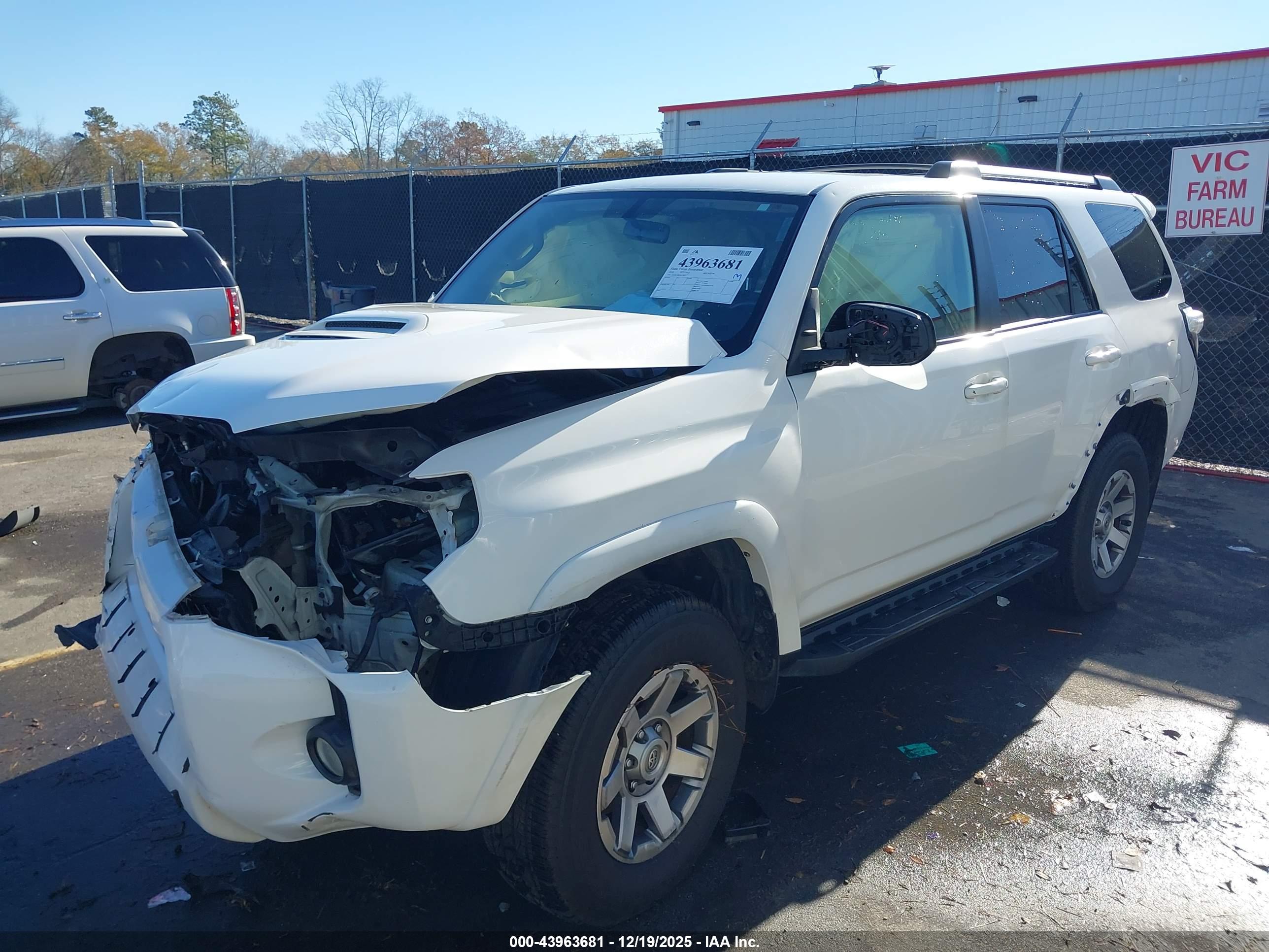 TOYOTA 4RUNNER image 2