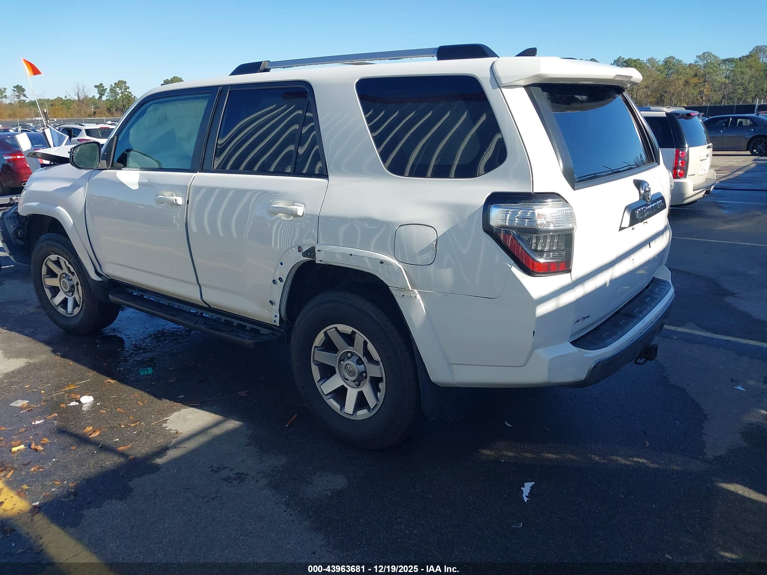 TOYOTA 4RUNNER image 3