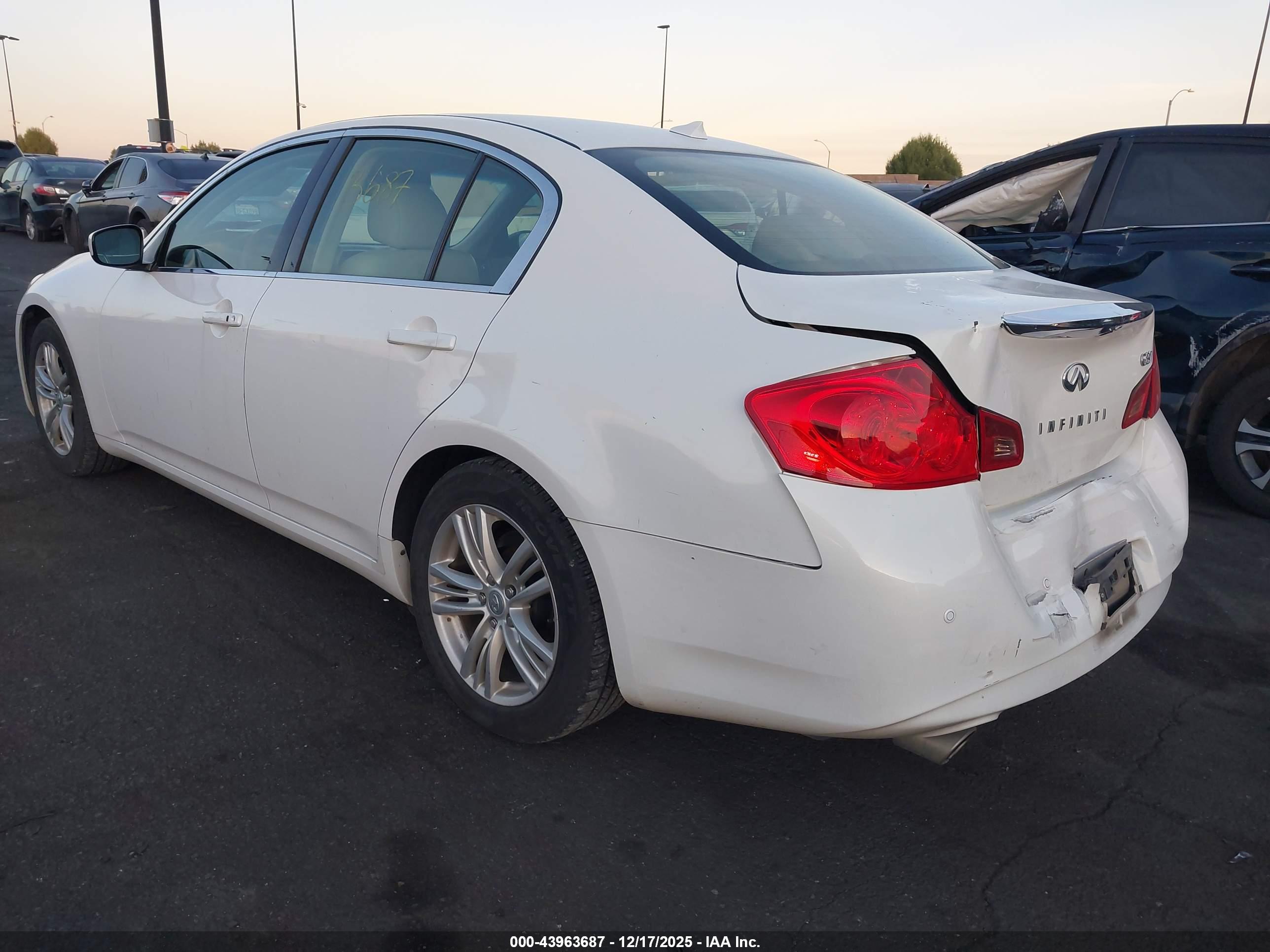 INFINITI G37 image 3