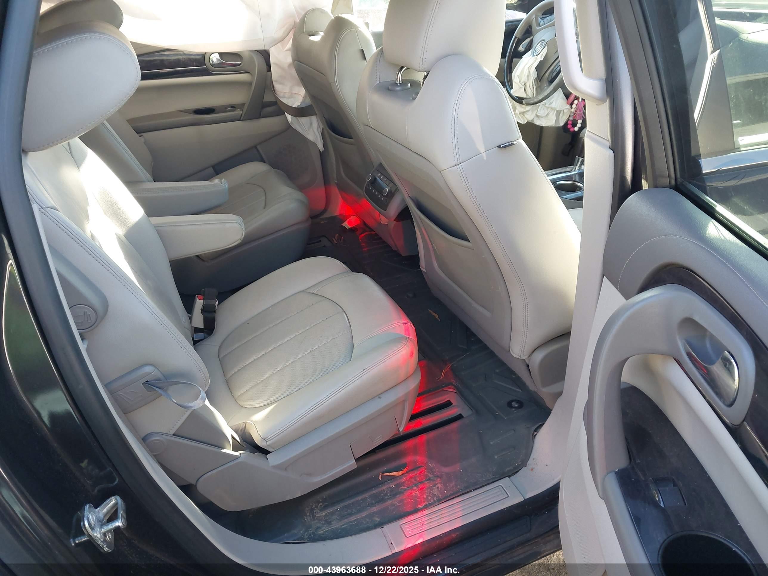BUICK ENCLAVE image 8