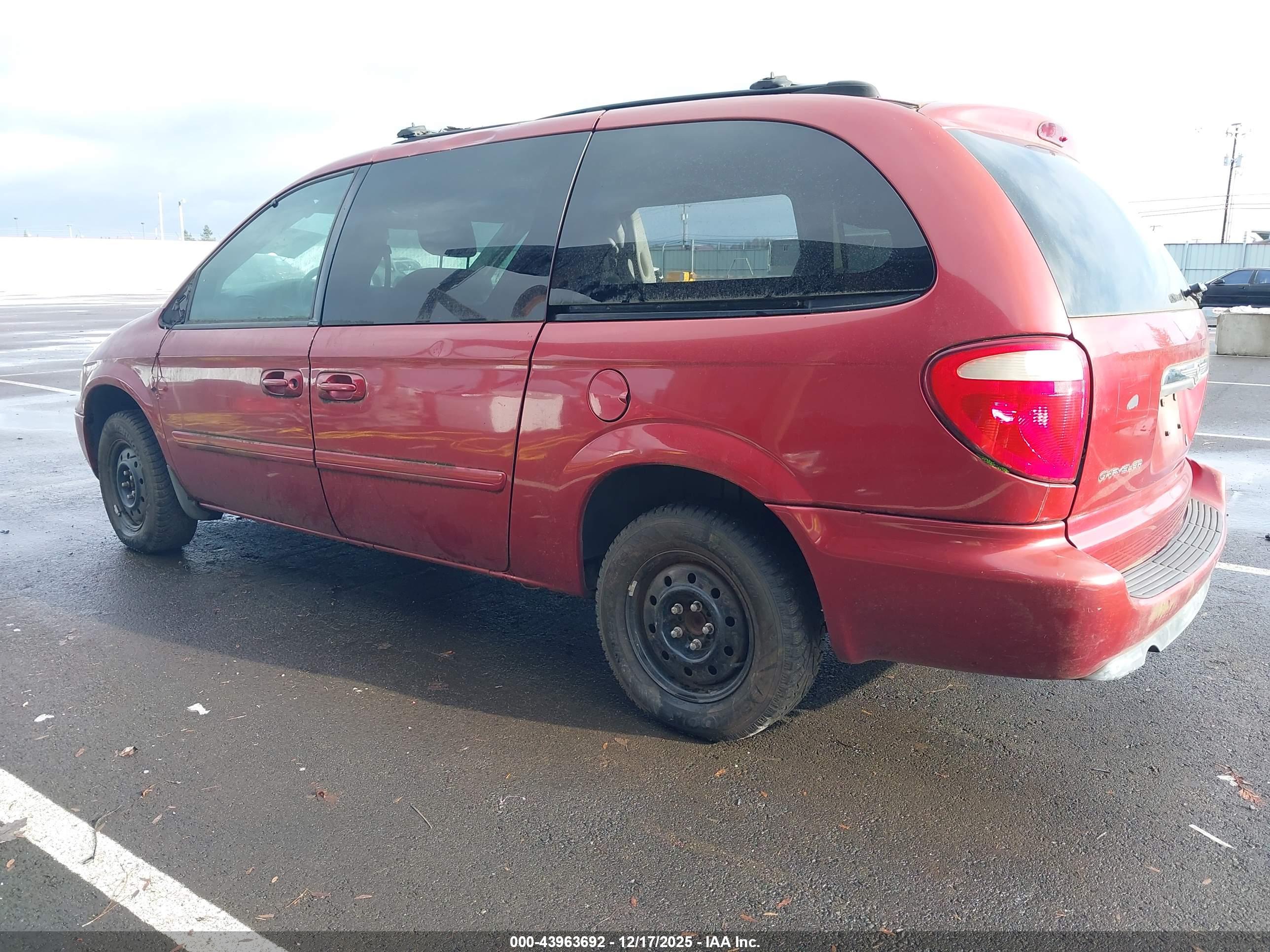 CHRYSLER TOWN image 3