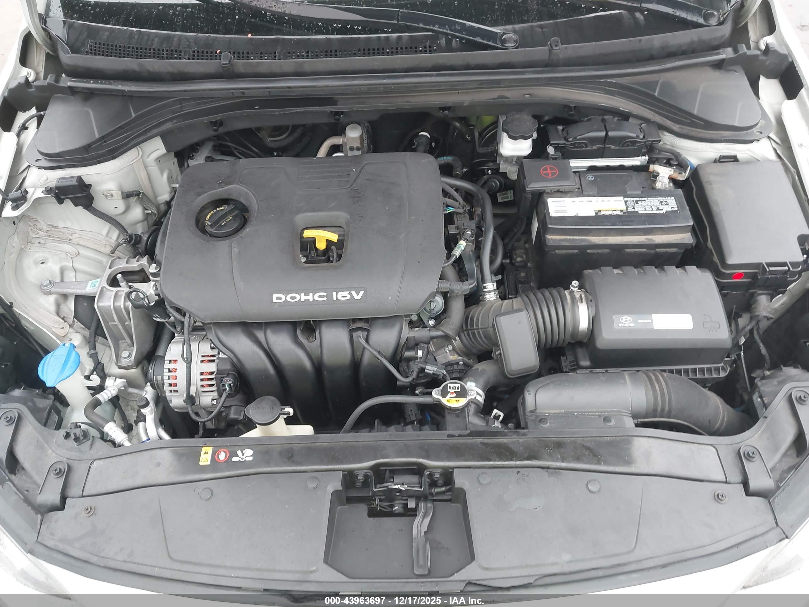 HYUNDAI ELANTRA image 10