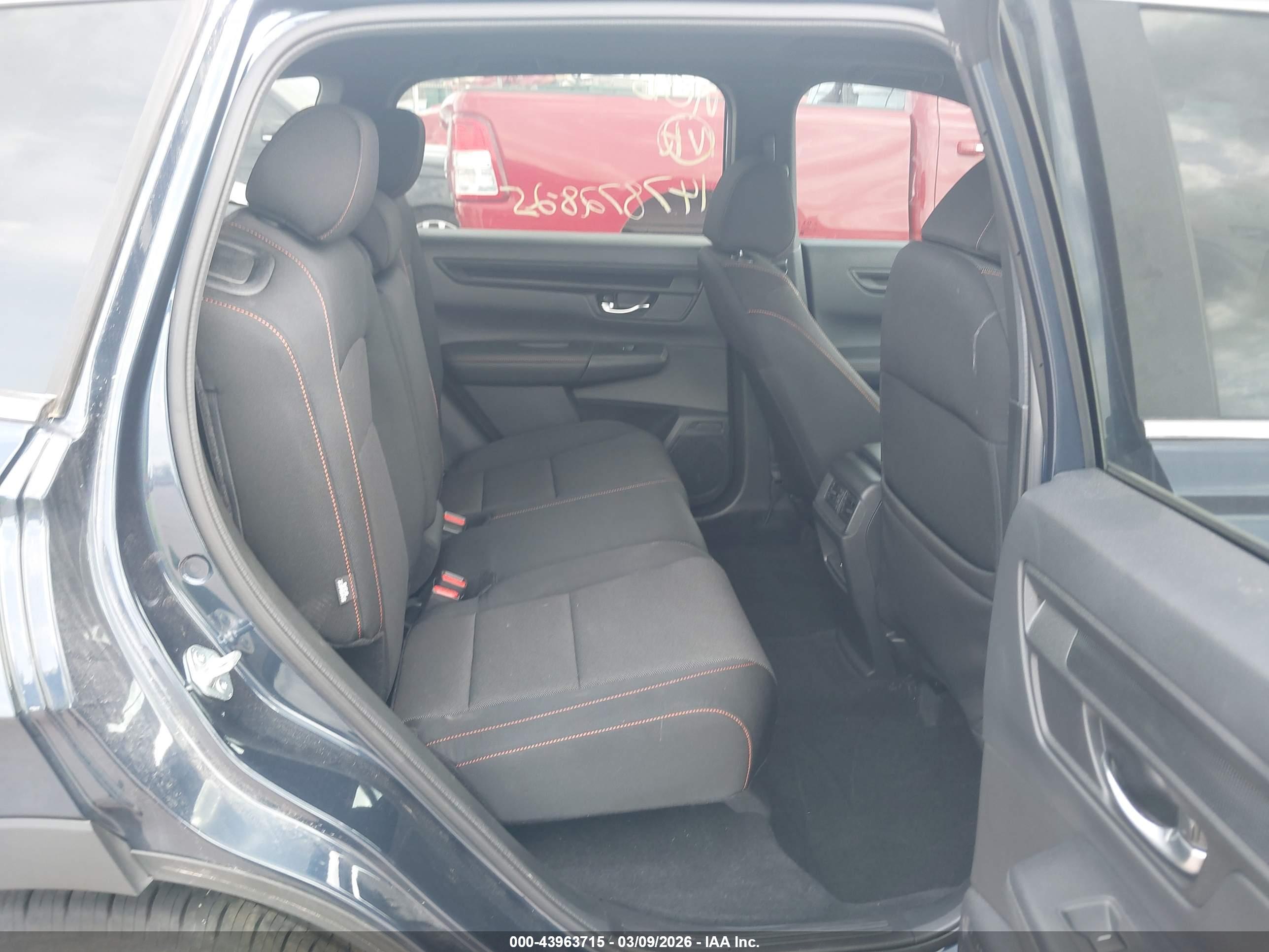 HONDA CR-V image 8