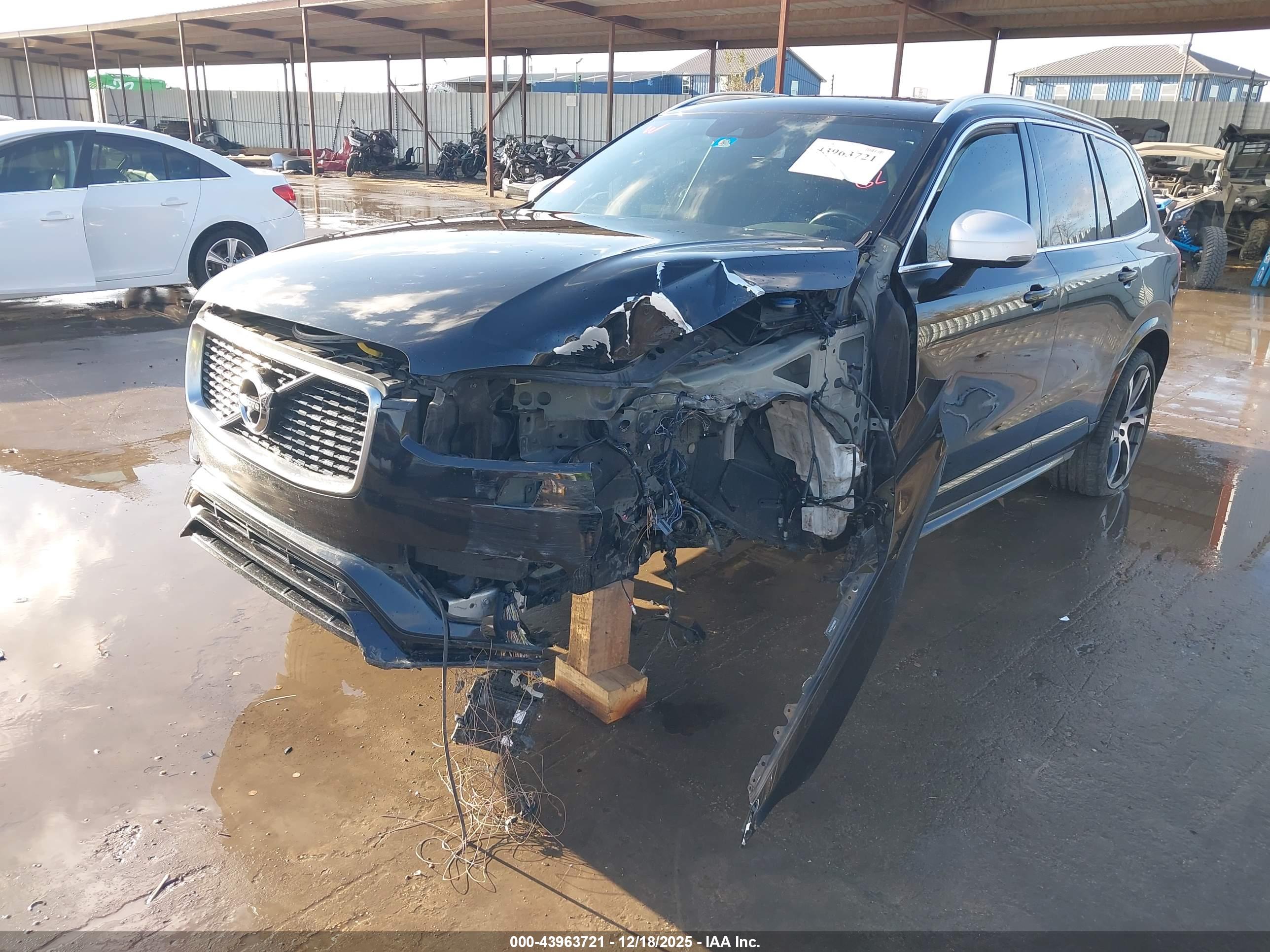 VOLVO XC90 image 2