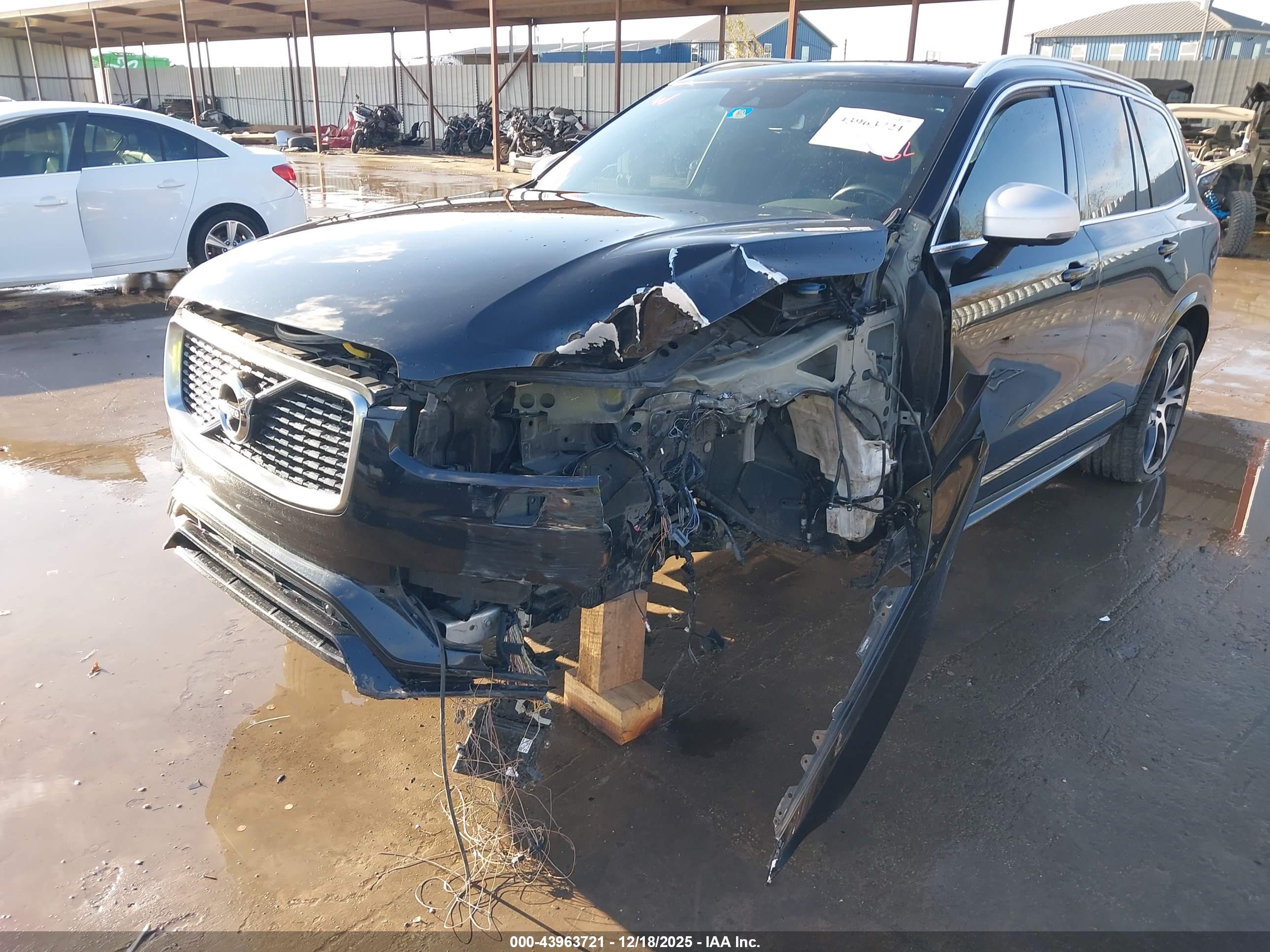 VOLVO XC90 image 6