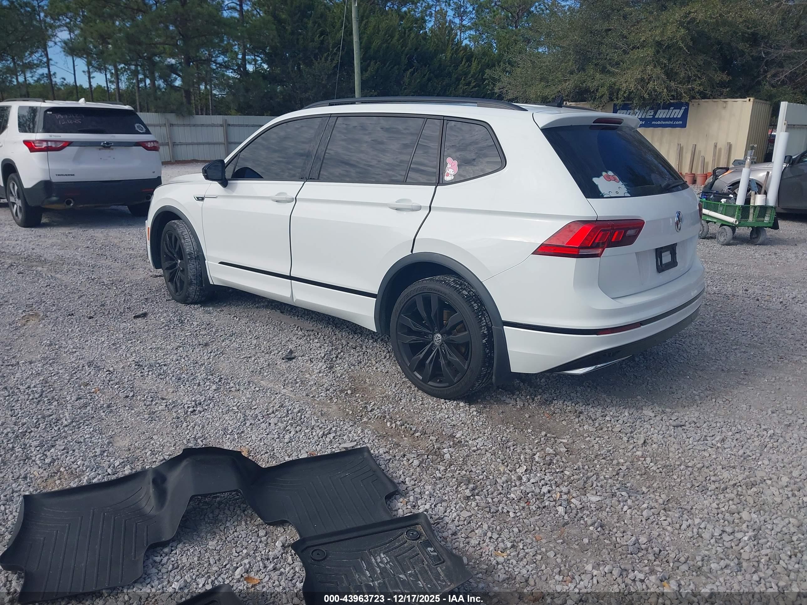 VOLKSWAGEN TIGUAN image 3