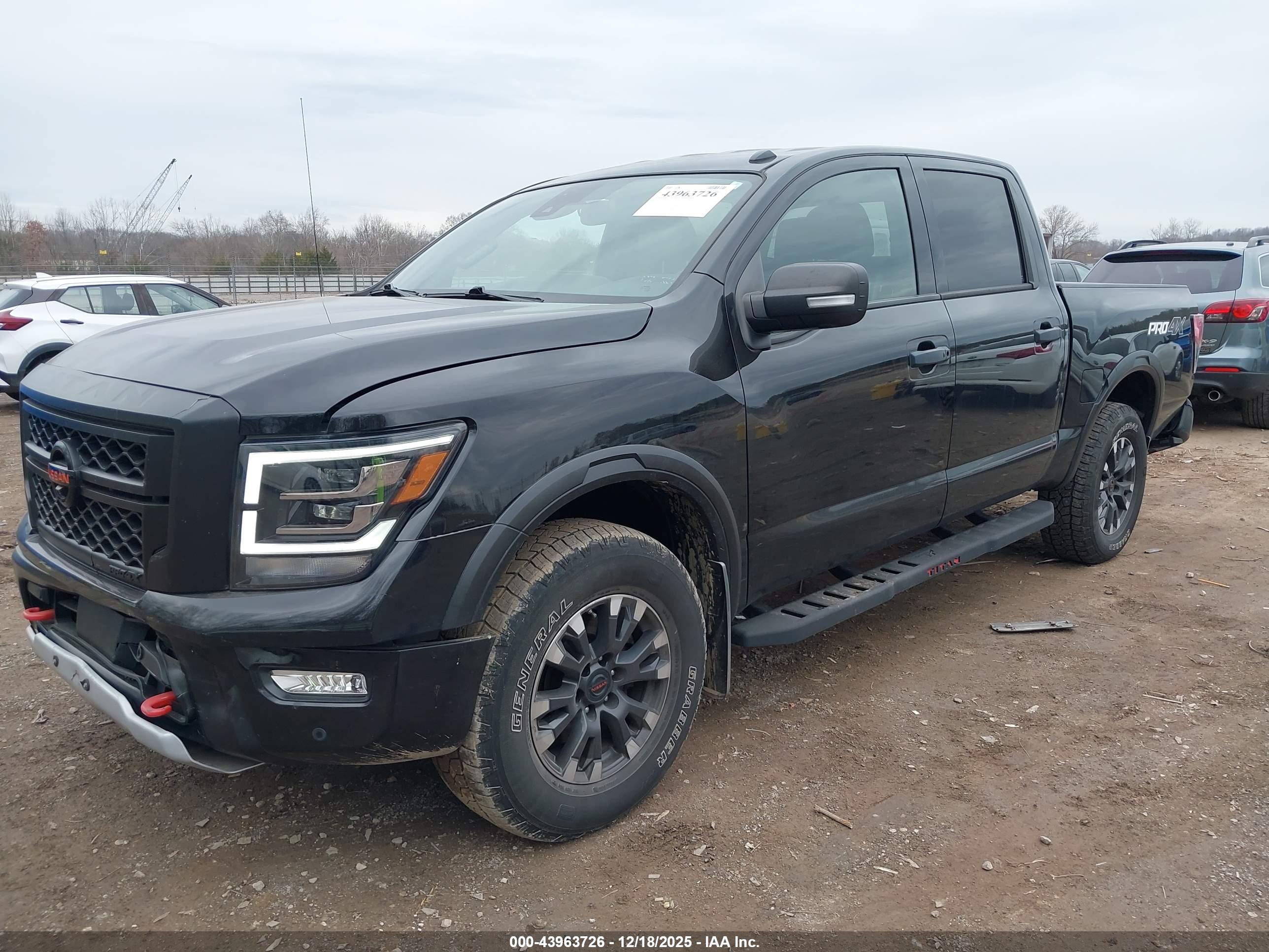 NISSAN TITAN image 2