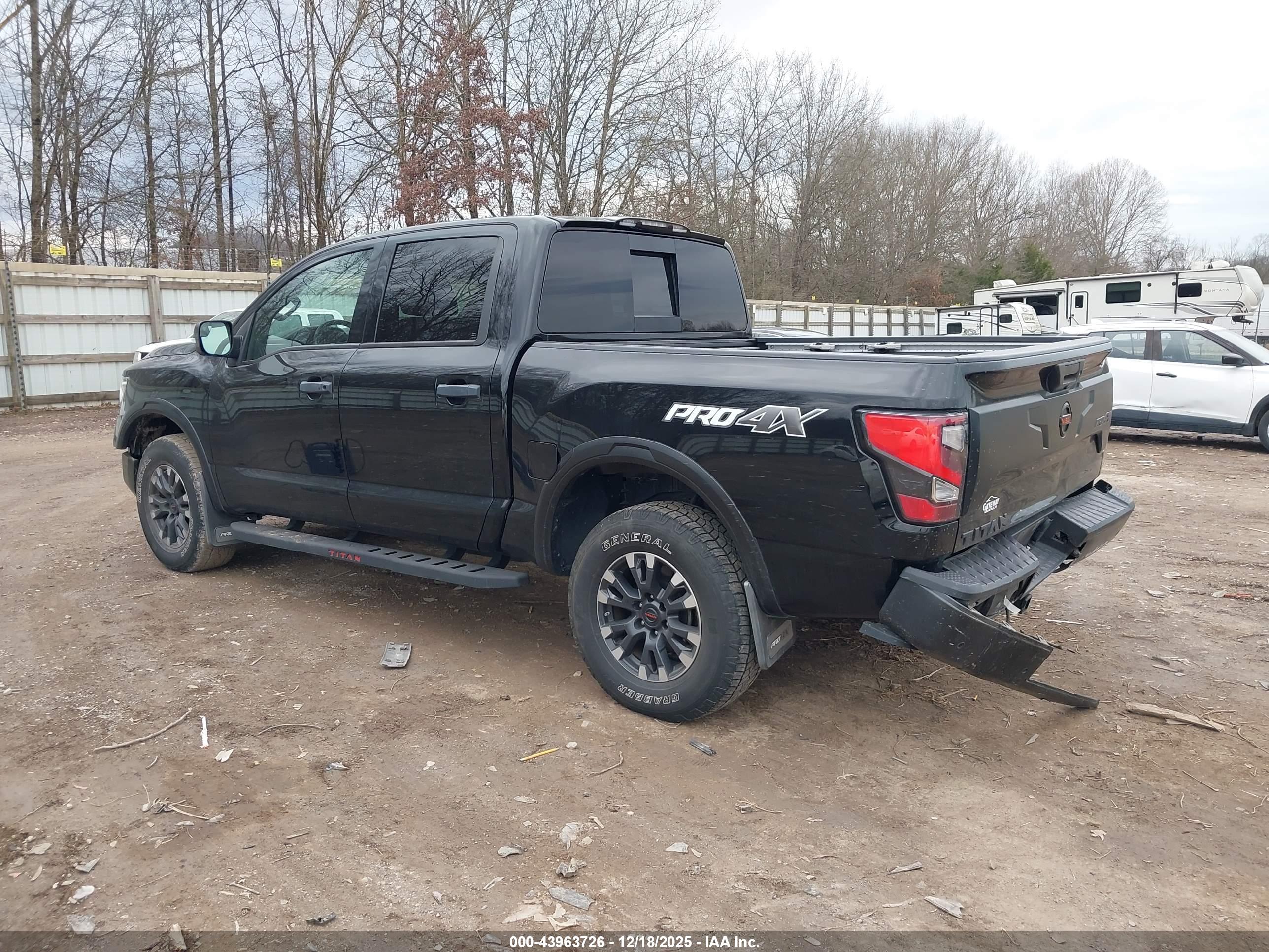 NISSAN TITAN image 3