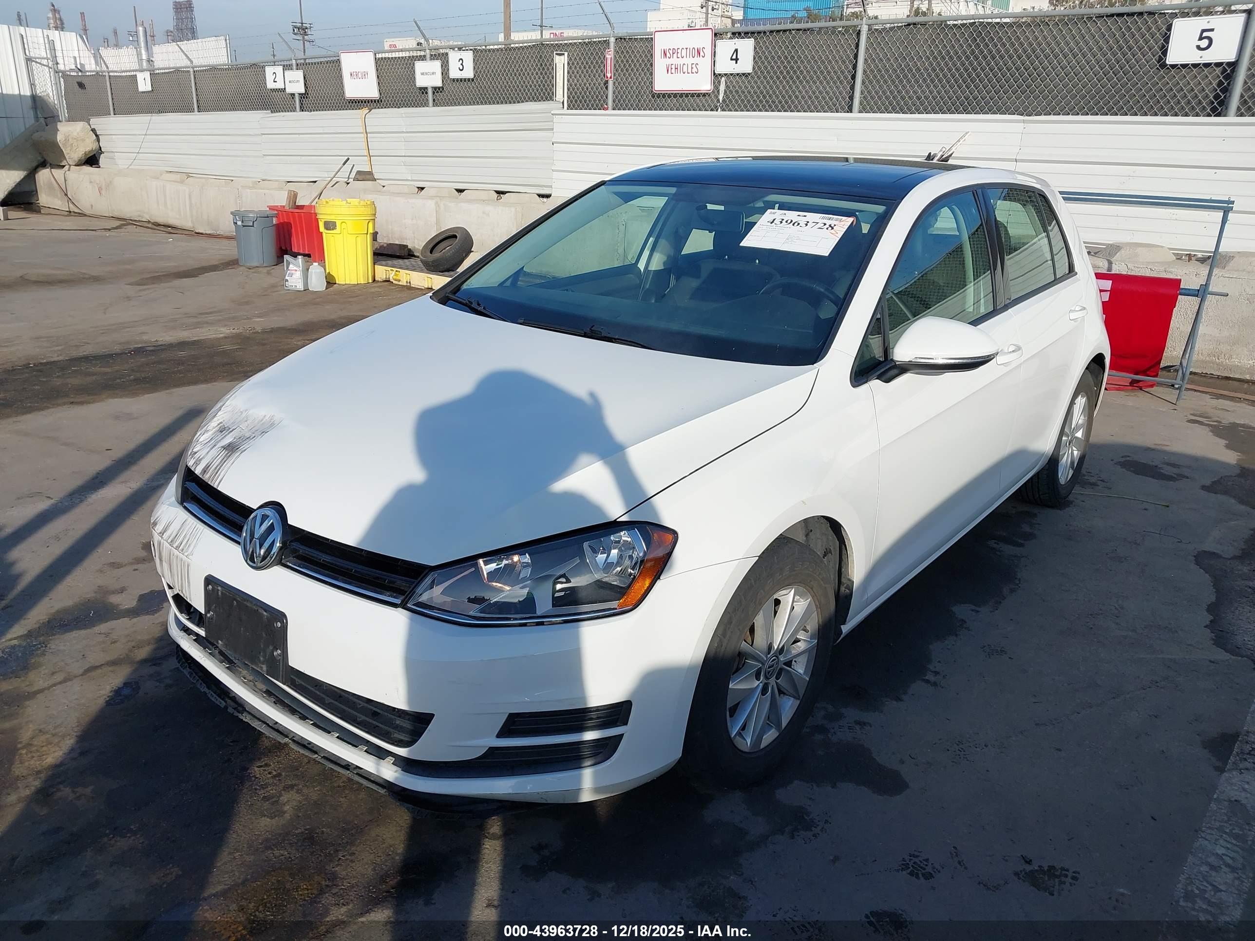 VOLKSWAGEN GOLF image 2