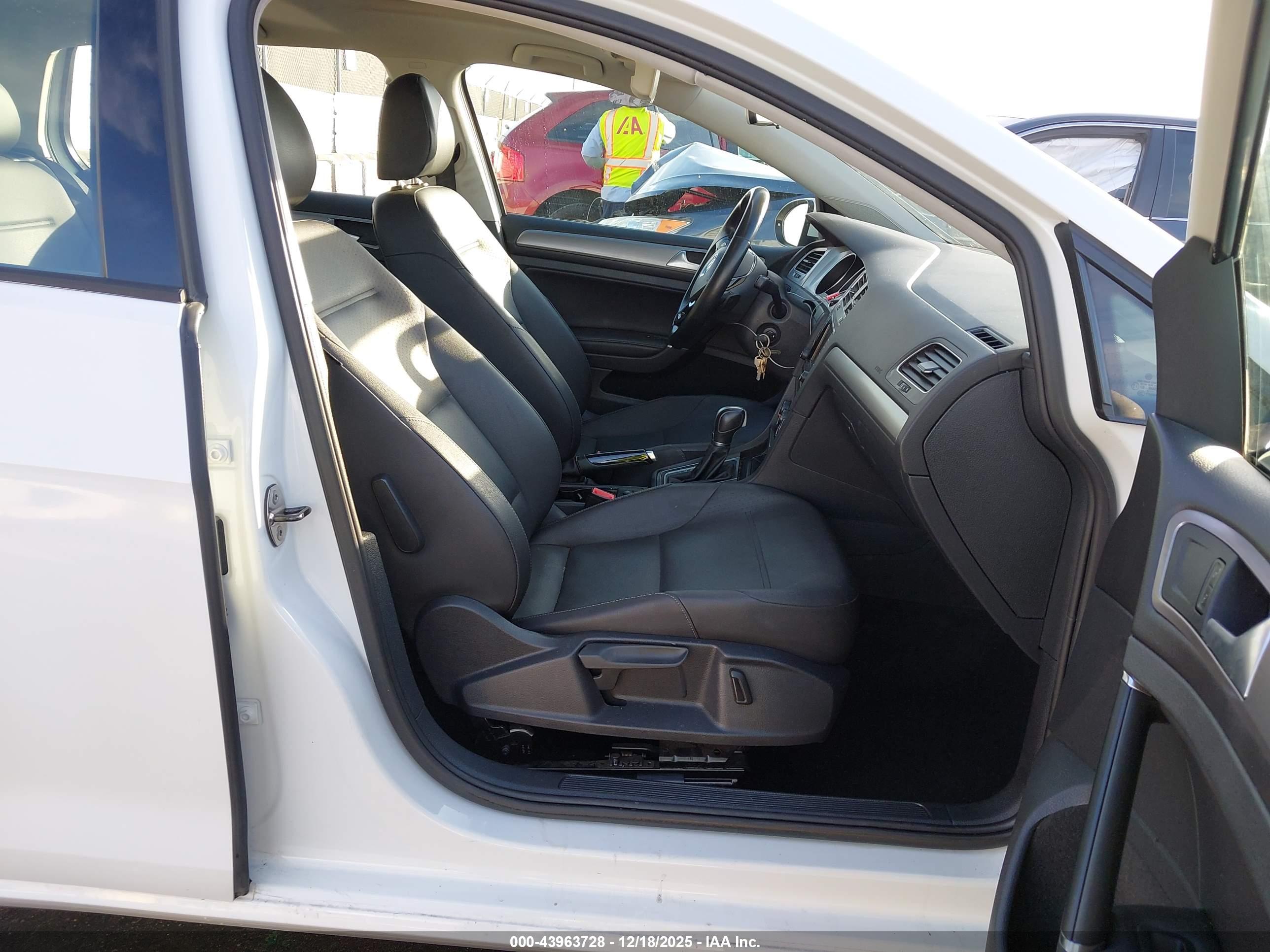VOLKSWAGEN GOLF image 5