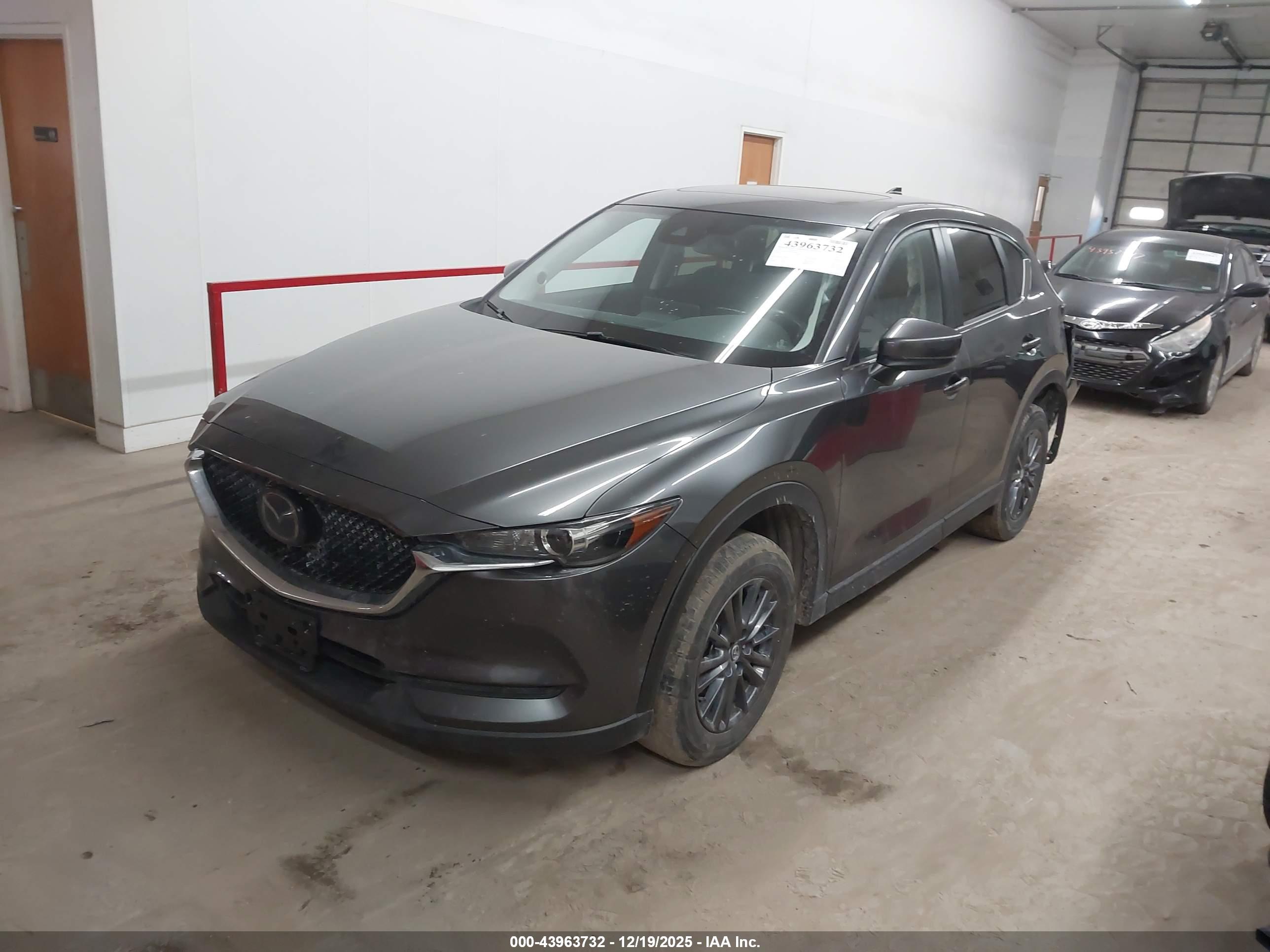 MAZDA CX-5 image 2