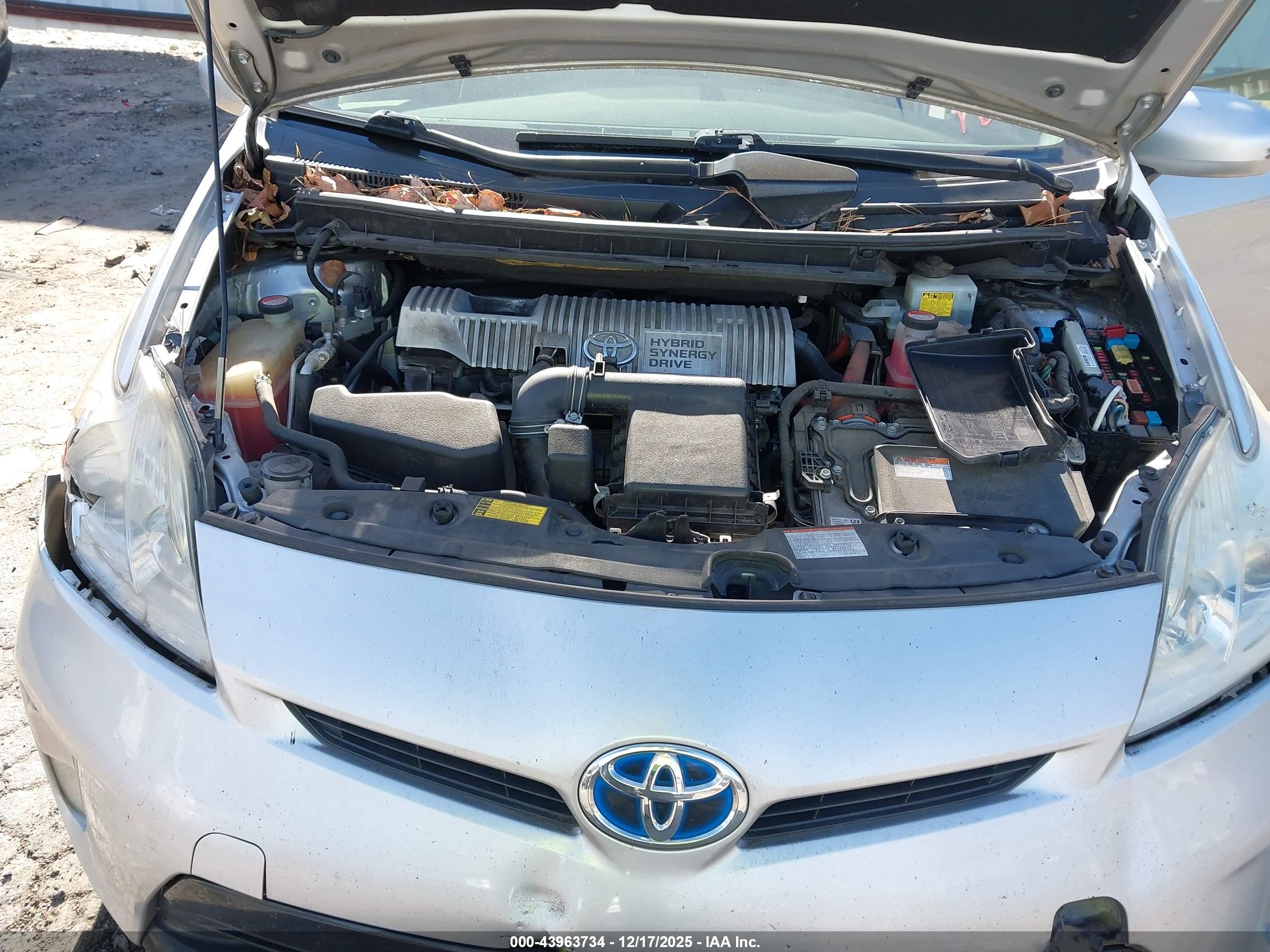 TOYOTA PRIUS image 10