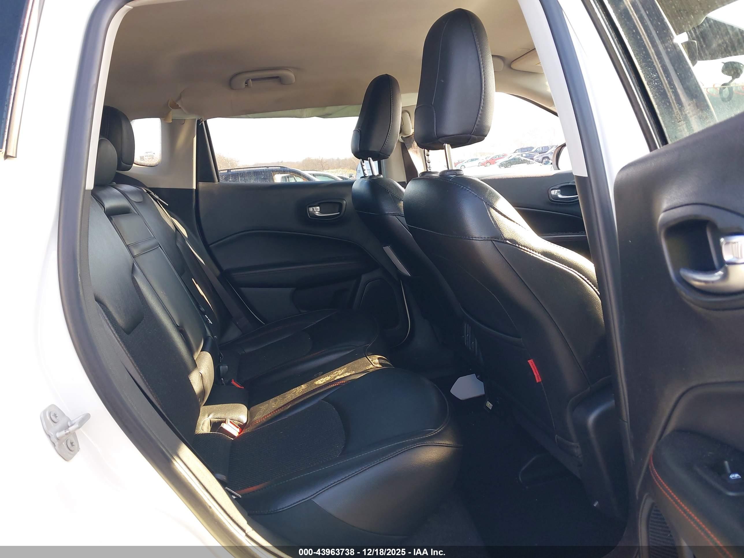JEEP COMPASS image 8