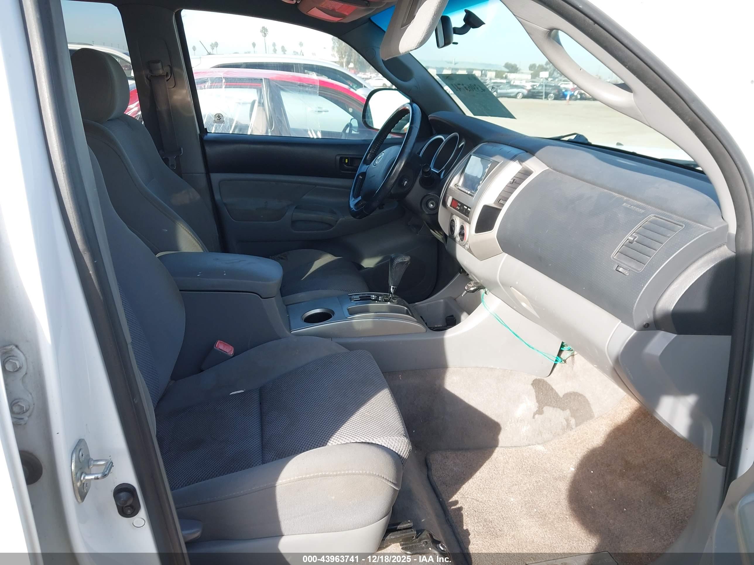 TOYOTA TACOMA image 5