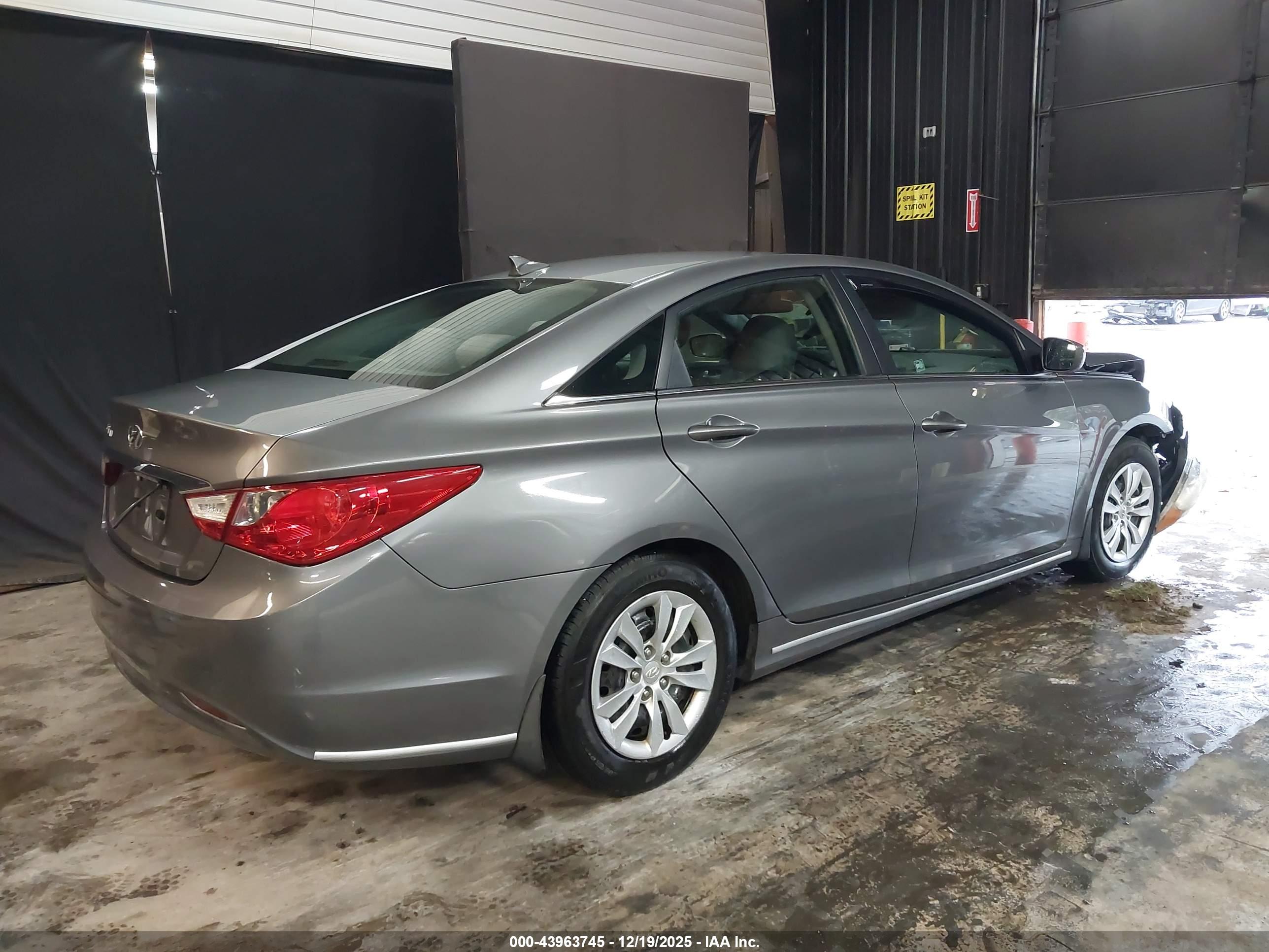 HYUNDAI SONATA image 4