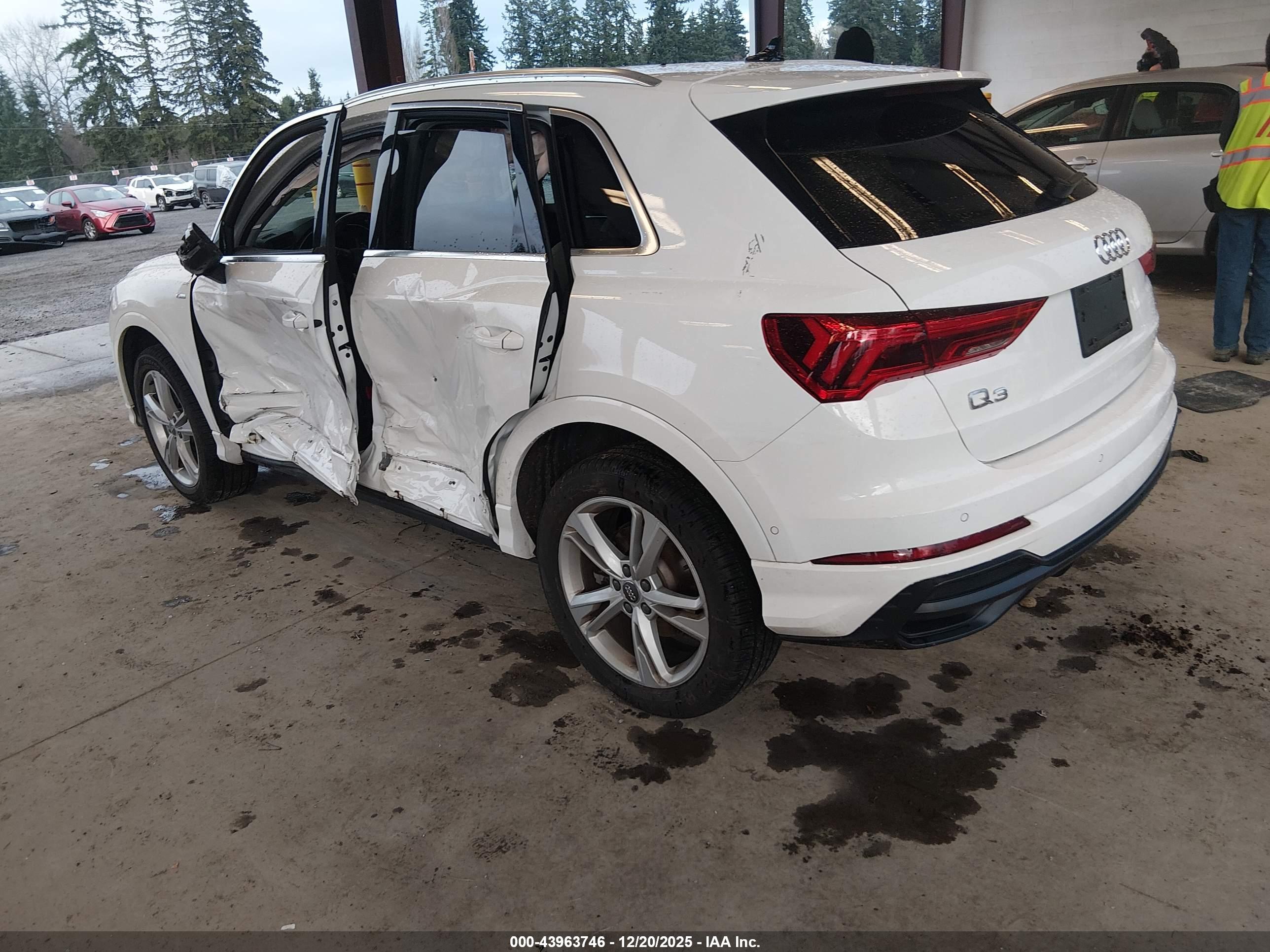 AUDI Q3 image 3