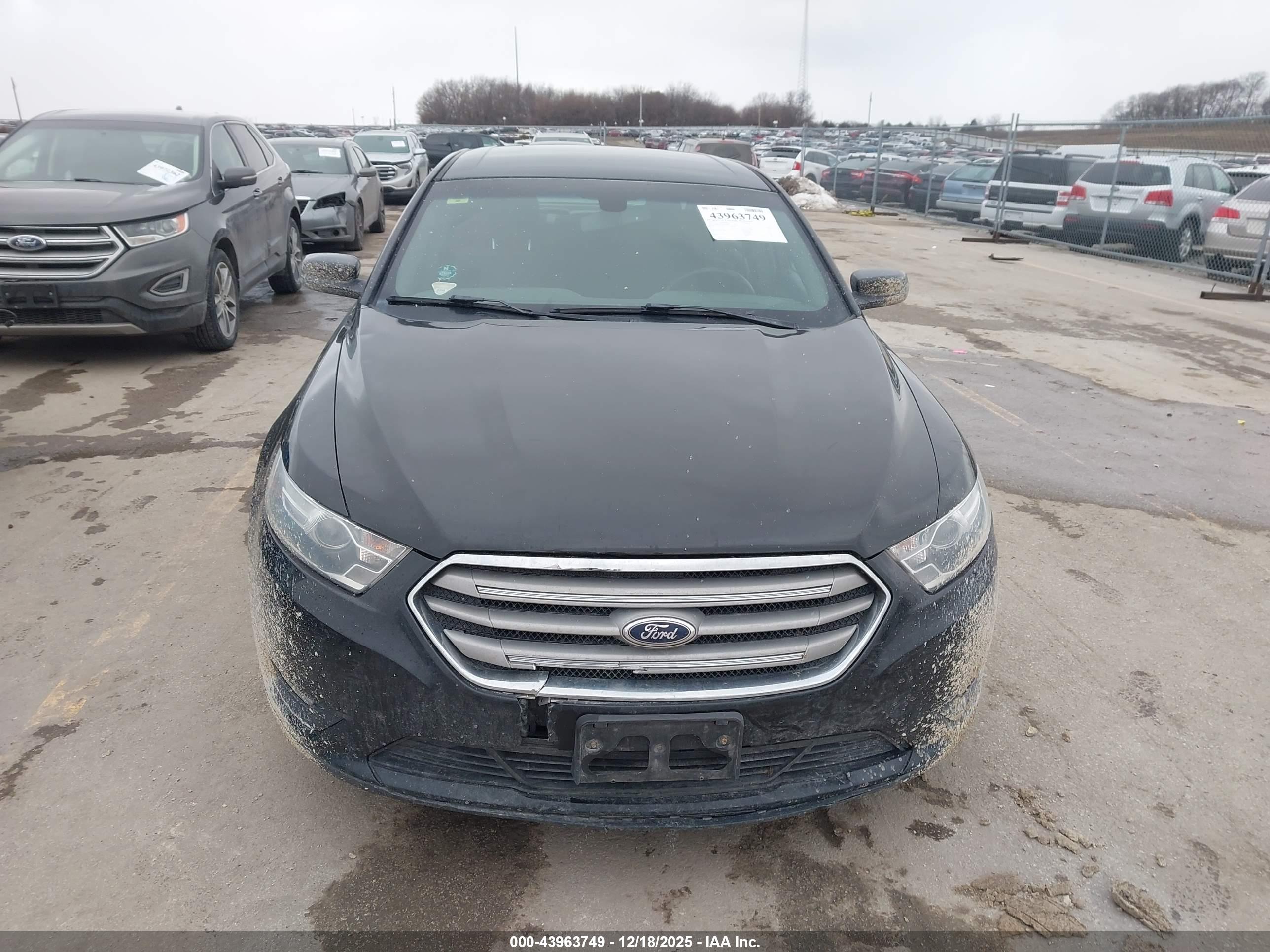 FORD TAURUS image 6