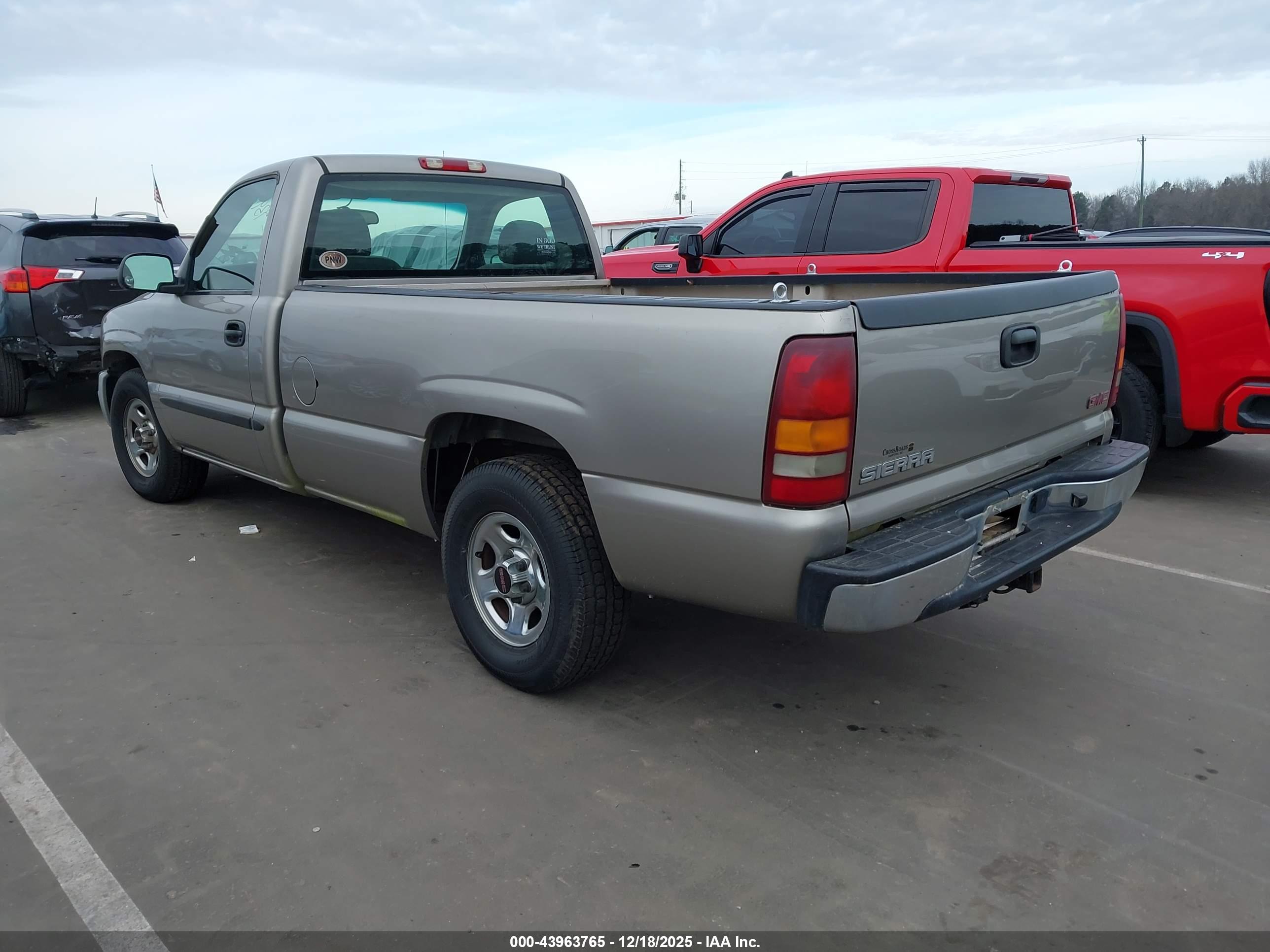 GMC SIERRA image 3