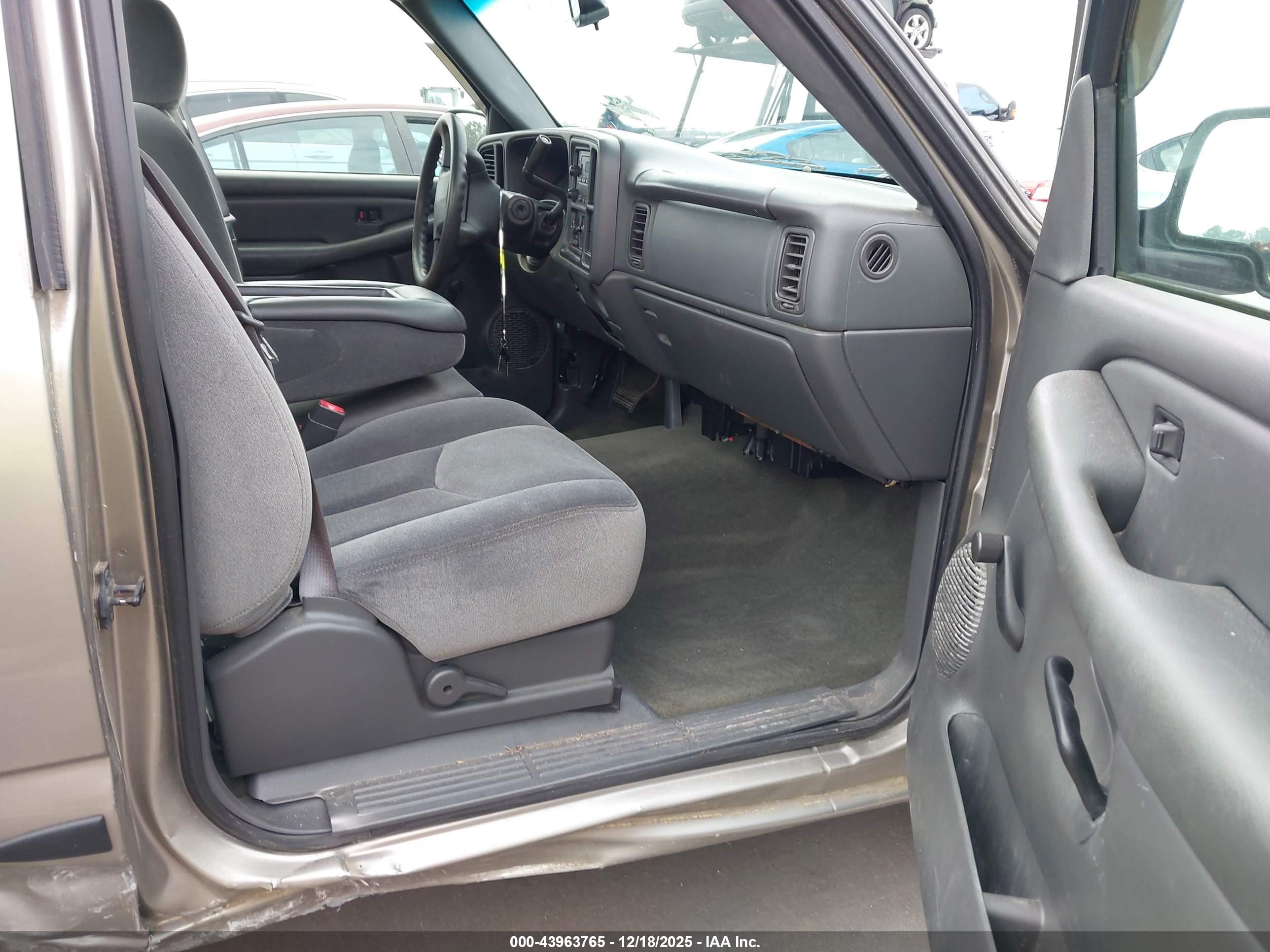 GMC SIERRA image 5