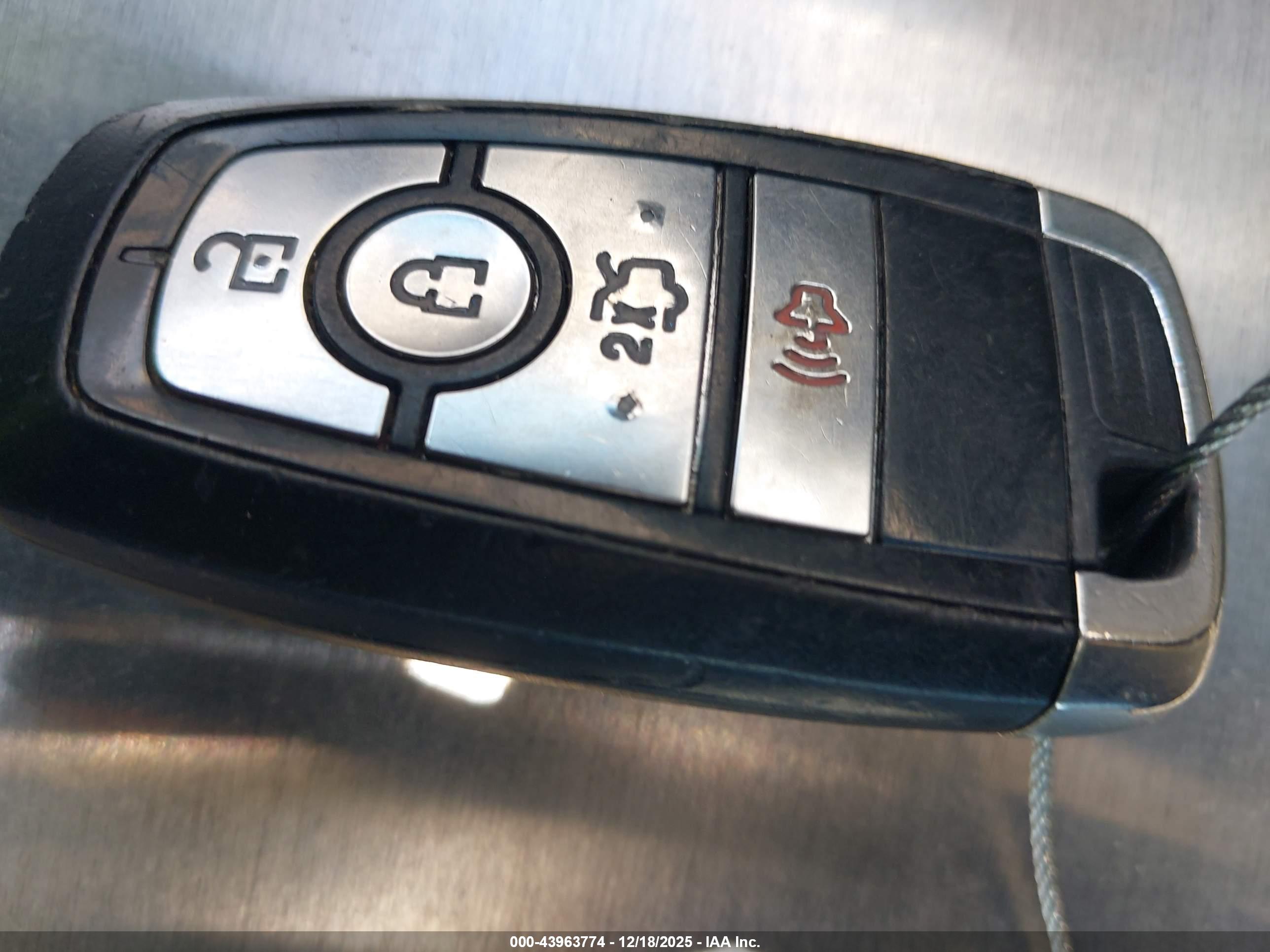 FORD FUSION image 11