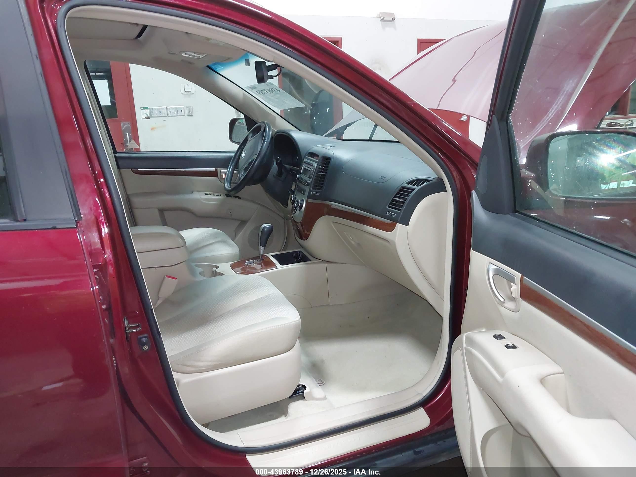 HYUNDAI SANTA image 5
