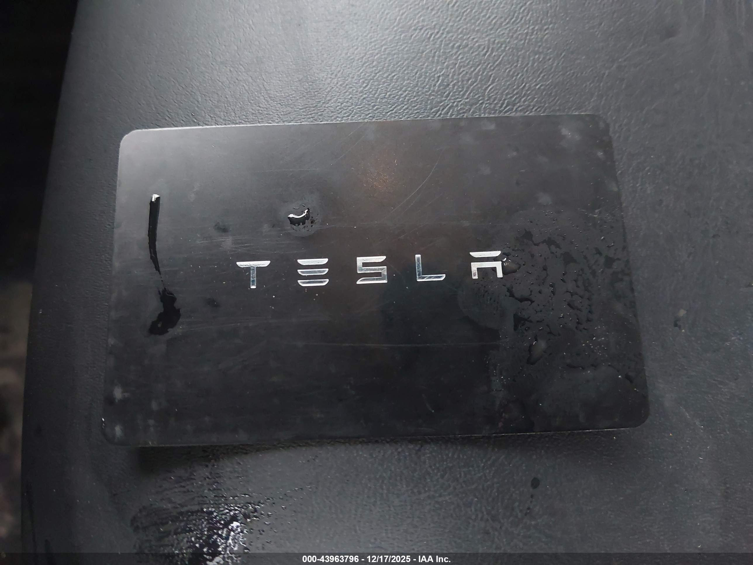 TESLA MODEL image 11