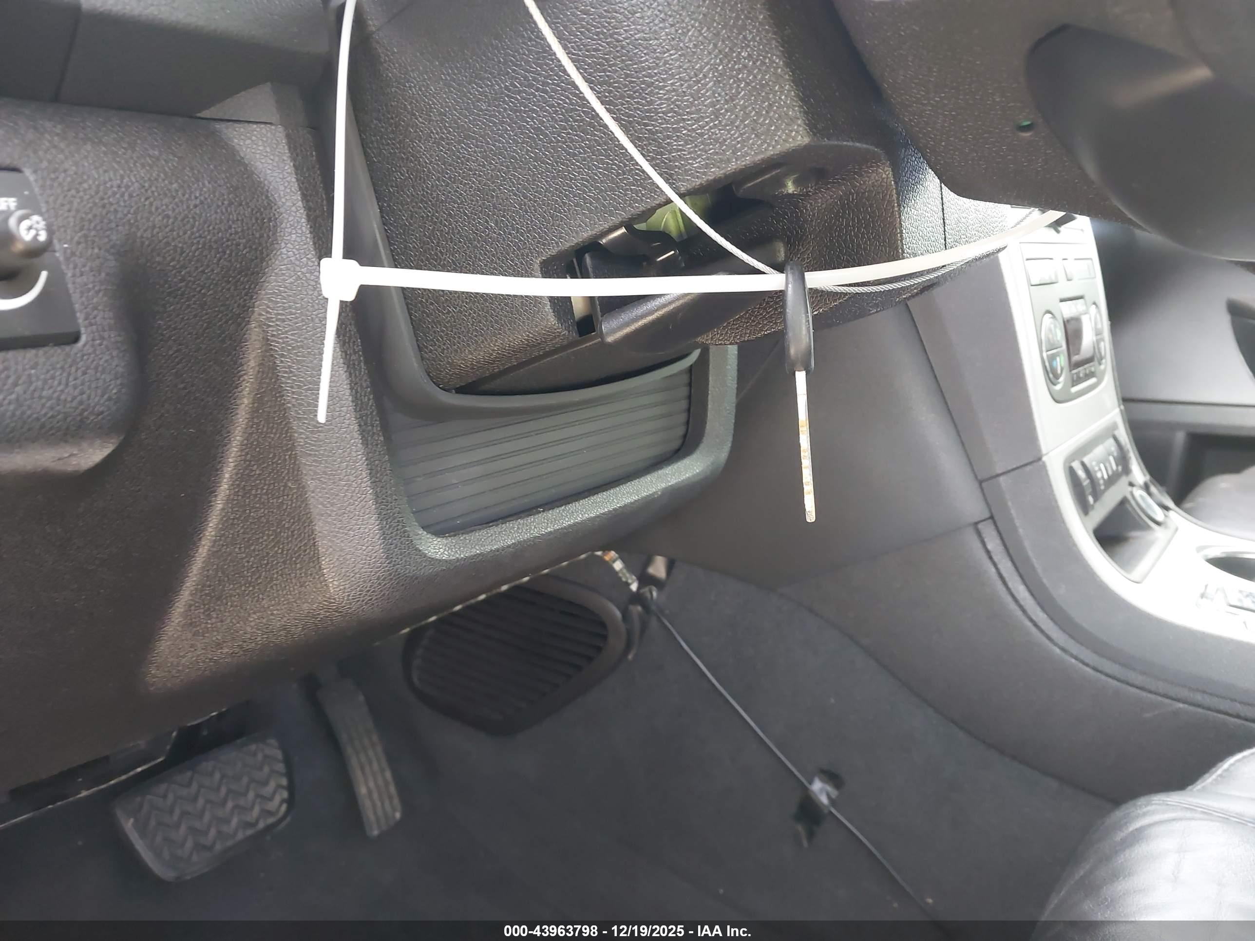 GMC ACADIA image 11