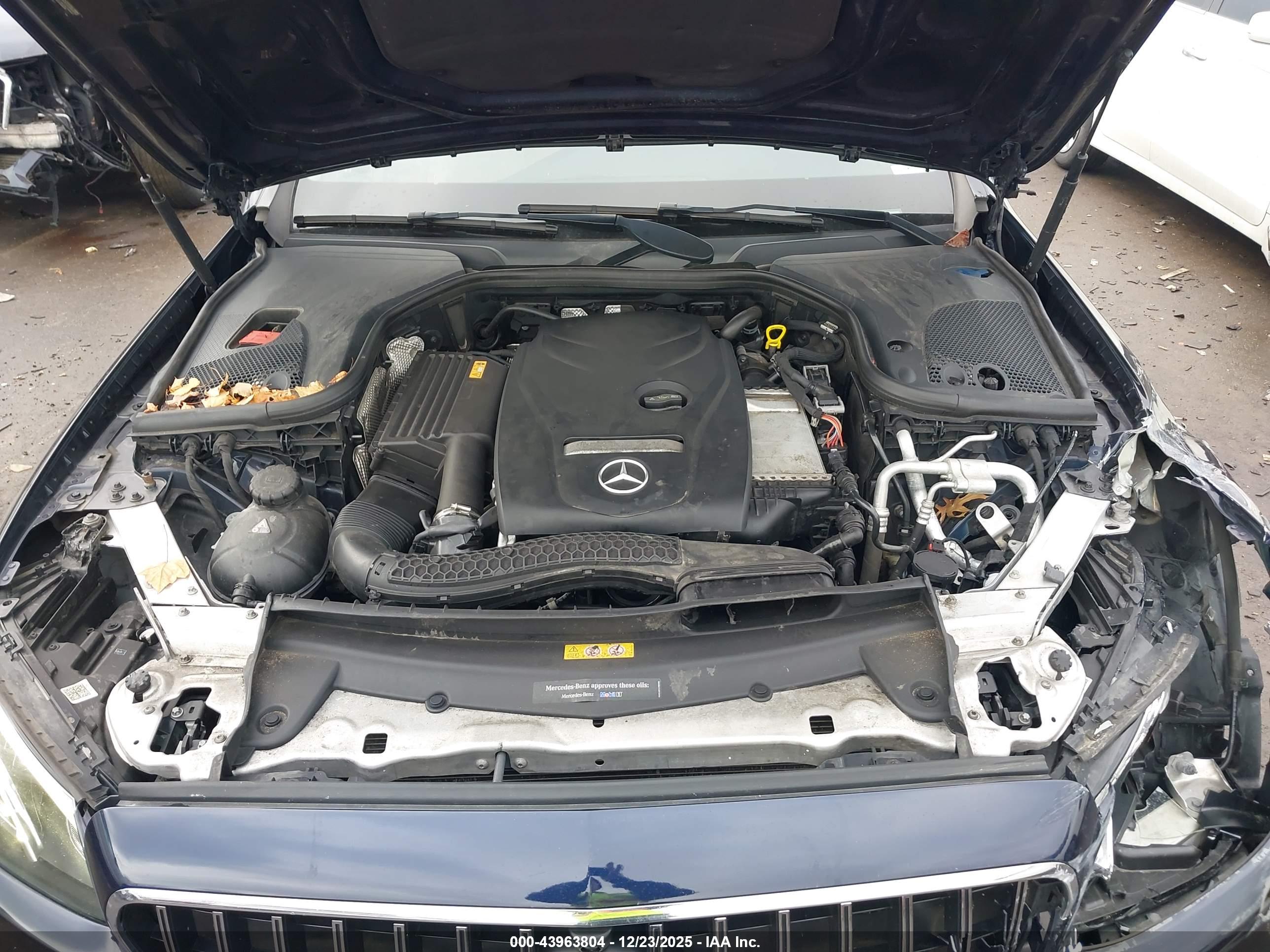 MERCEDES-BENZ E image 10