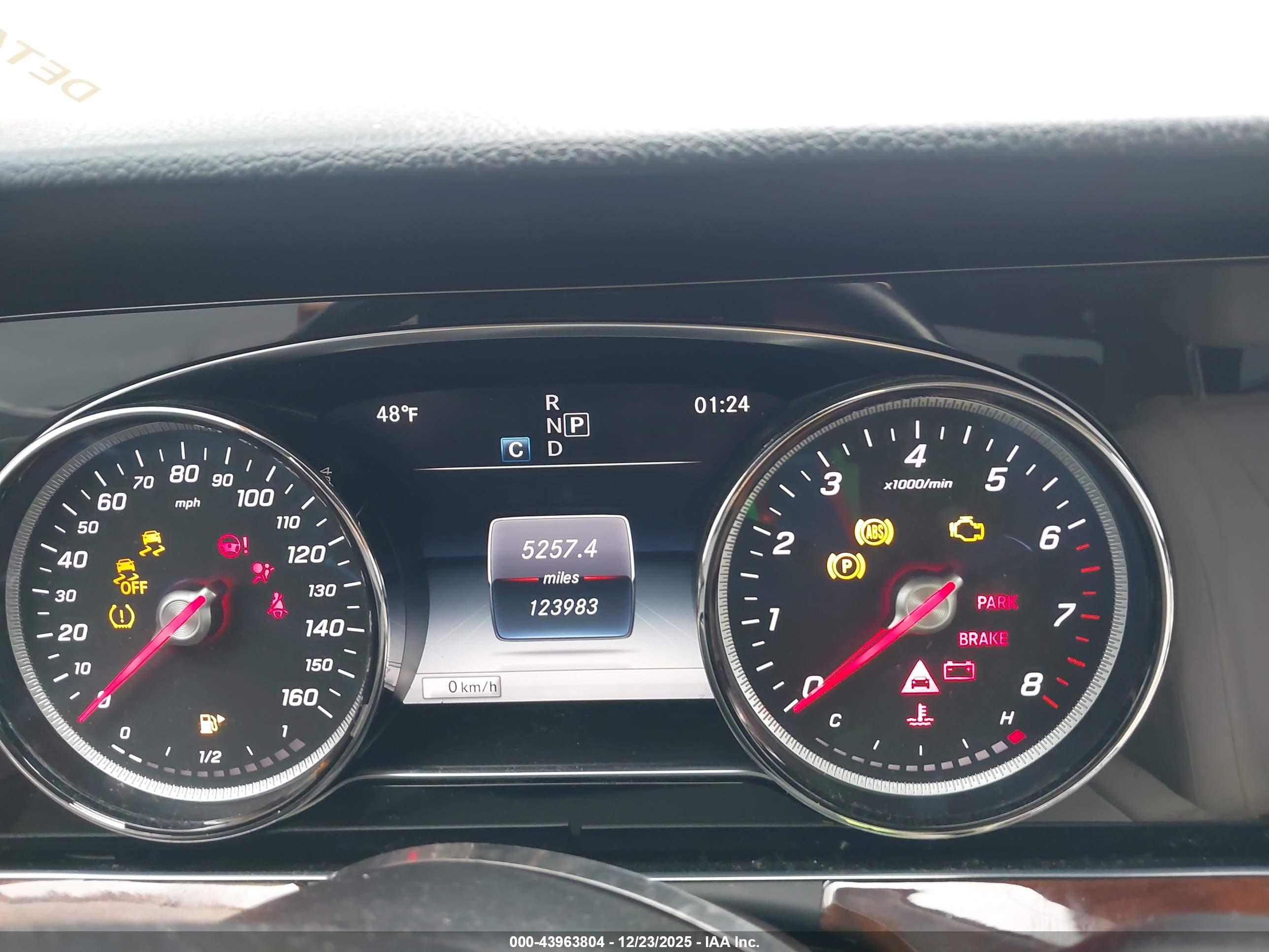 MERCEDES-BENZ E image 7