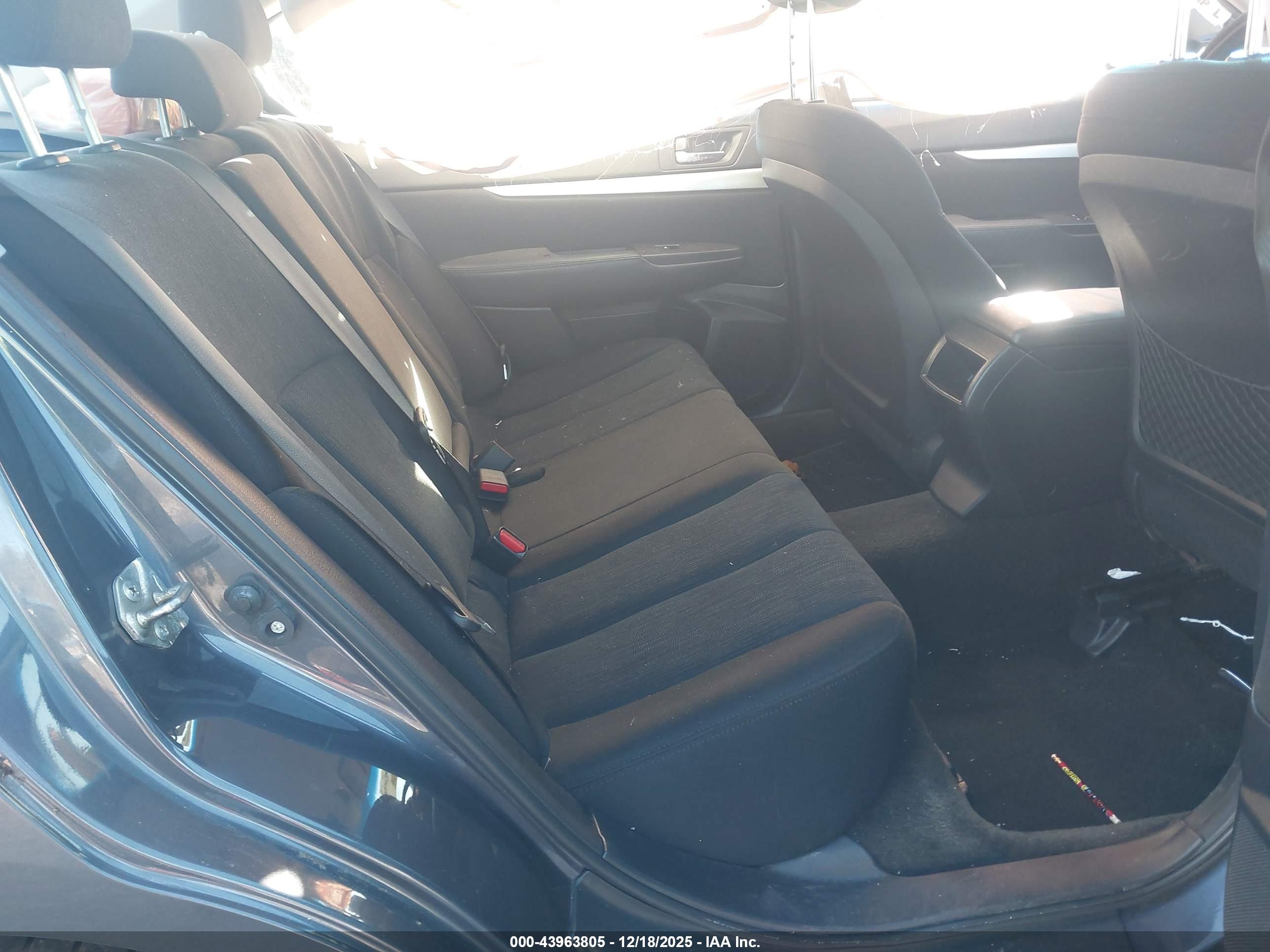 SUBARU LEGACY image 8