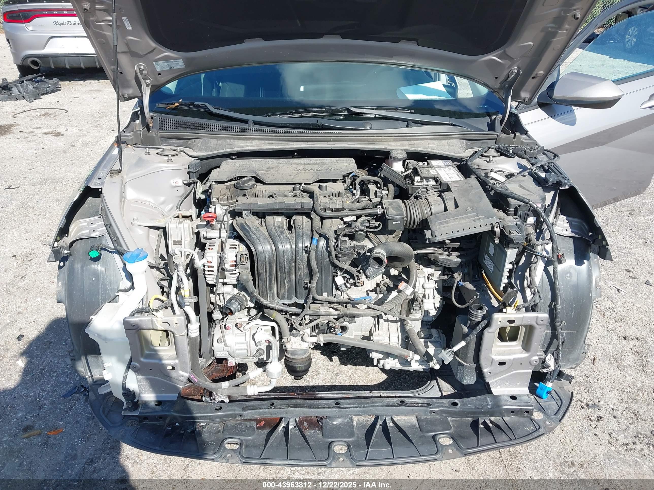 HYUNDAI ELANTRA image 10