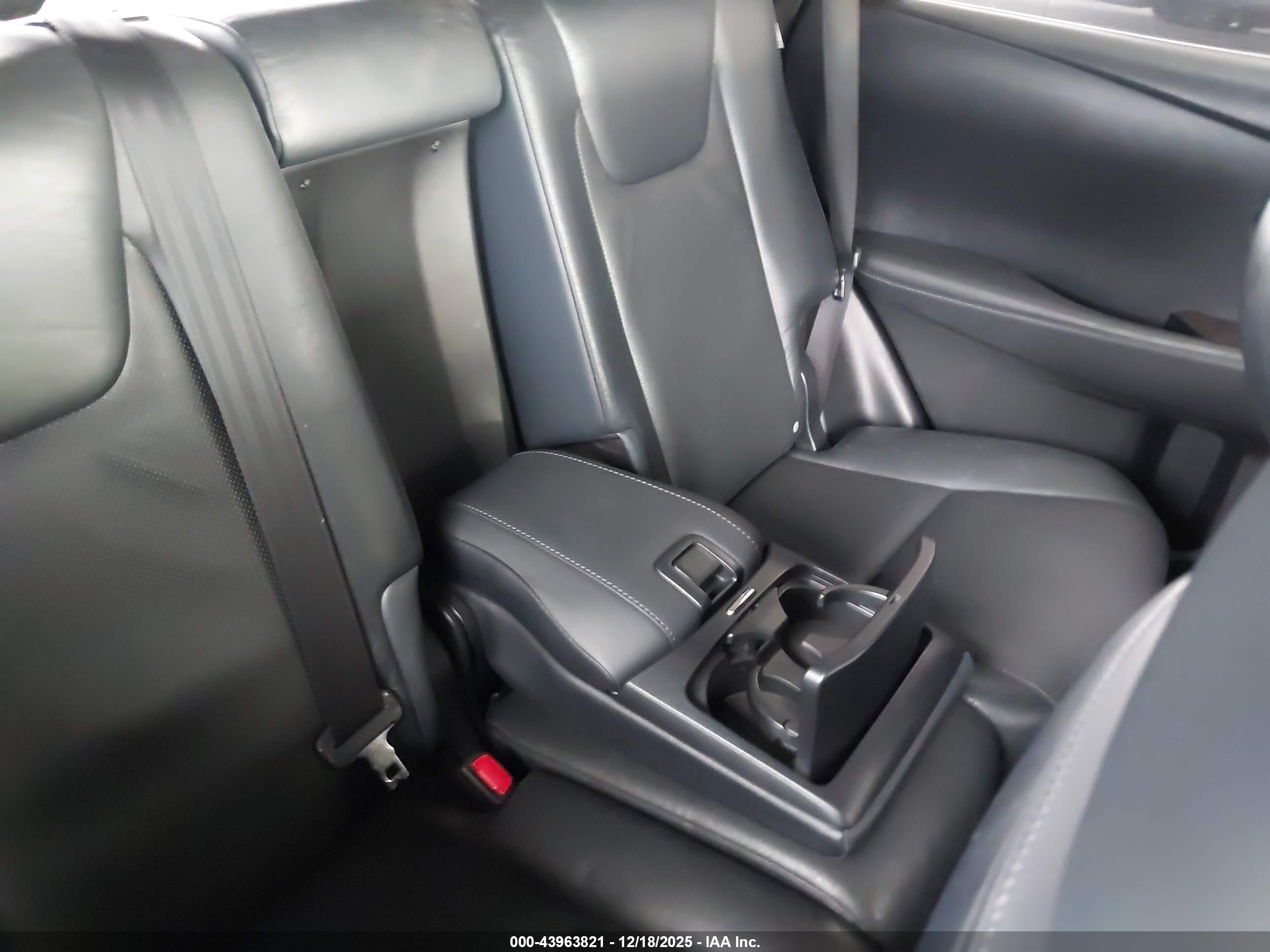 LEXUS RX image 8