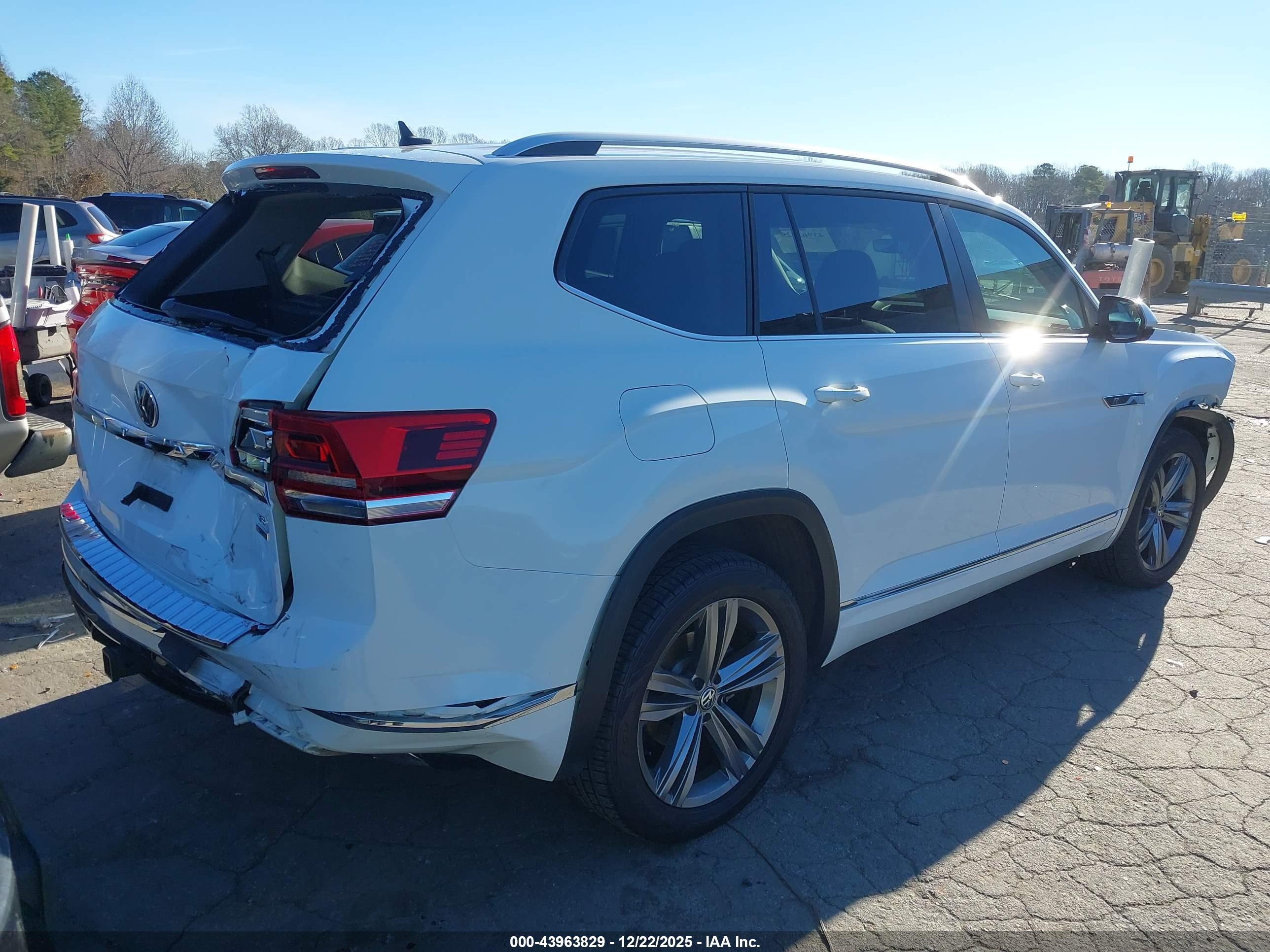 VOLKSWAGEN ATLAS image 4