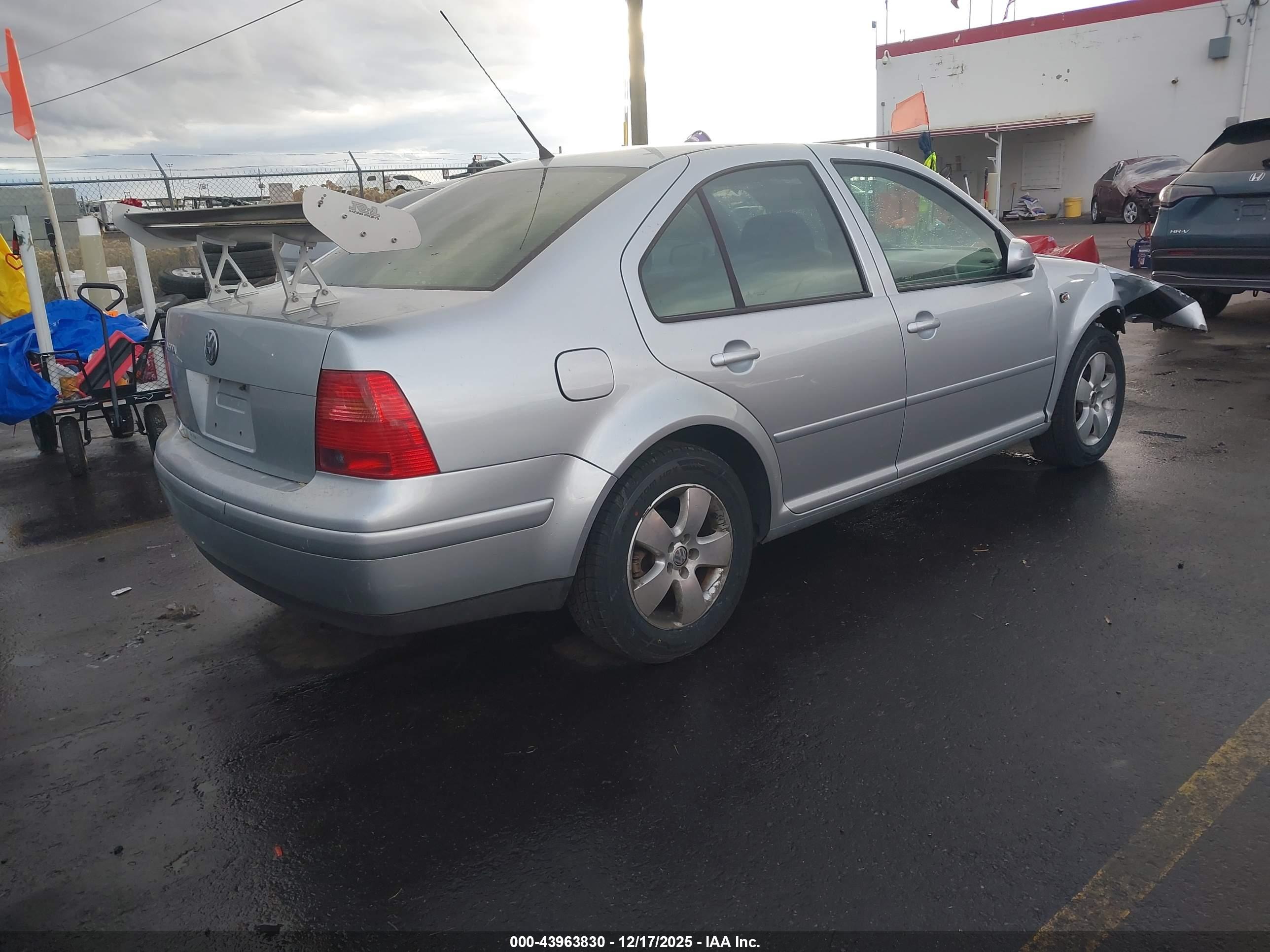 VOLKSWAGEN JETTA image 4