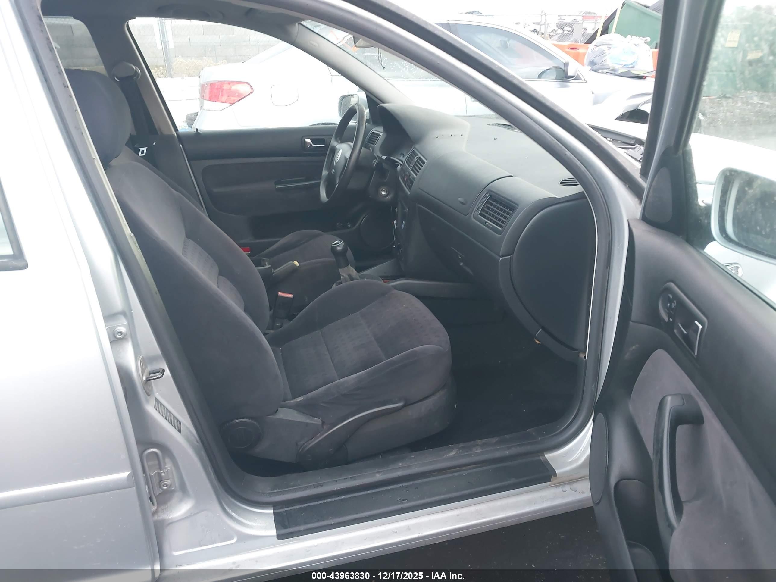 VOLKSWAGEN JETTA image 5