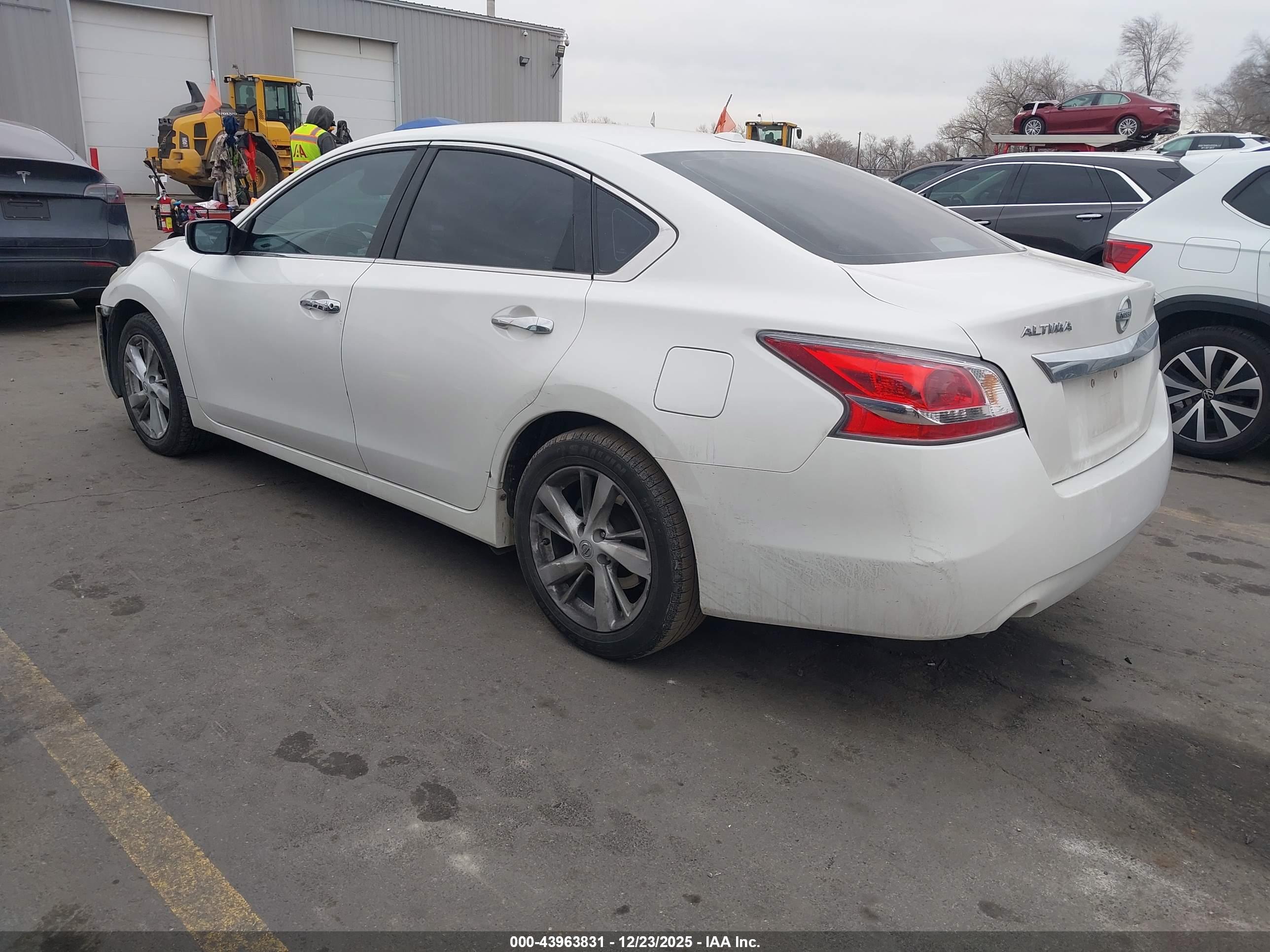 NISSAN ALTIMA image 3
