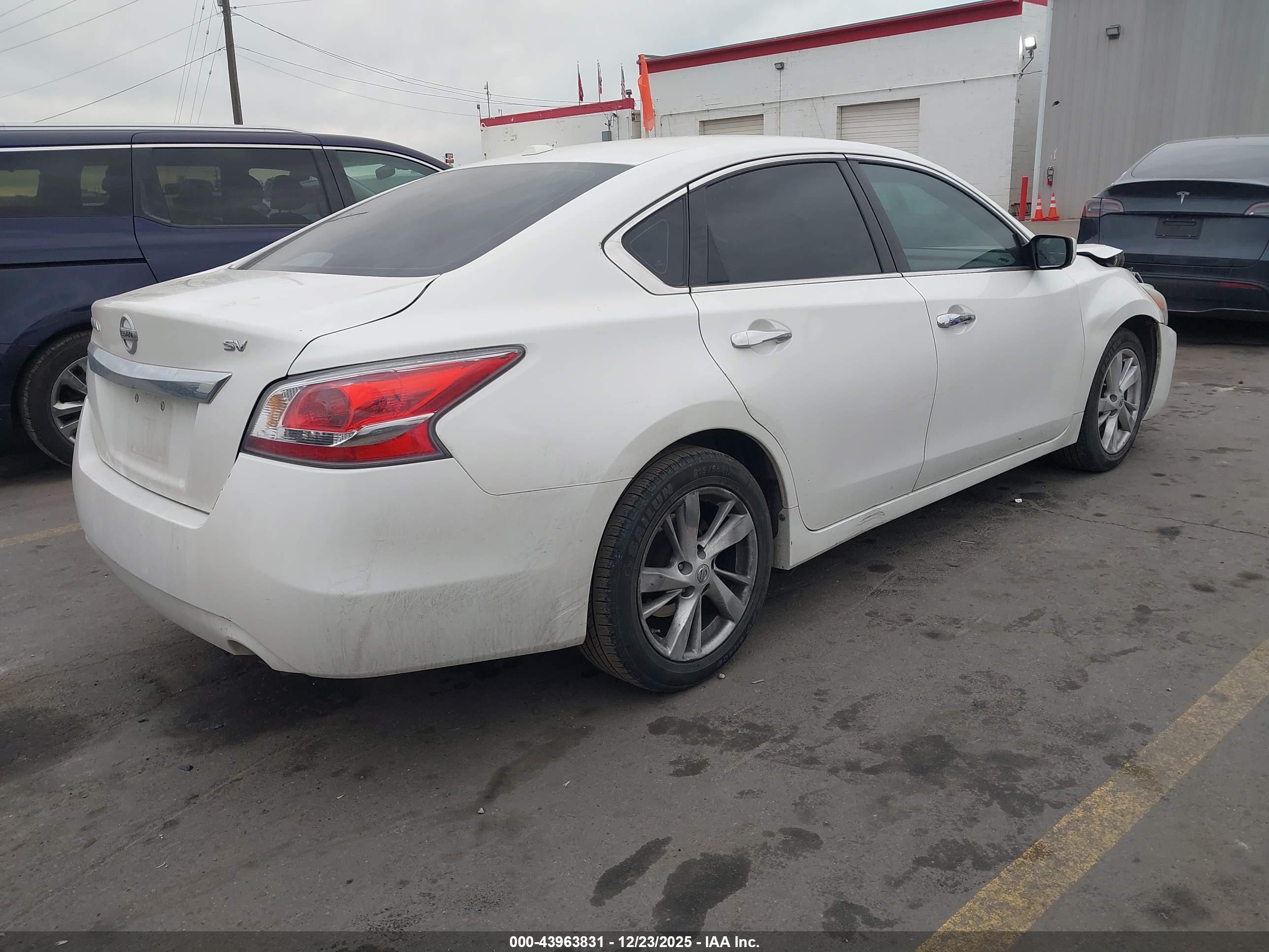 NISSAN ALTIMA image 4