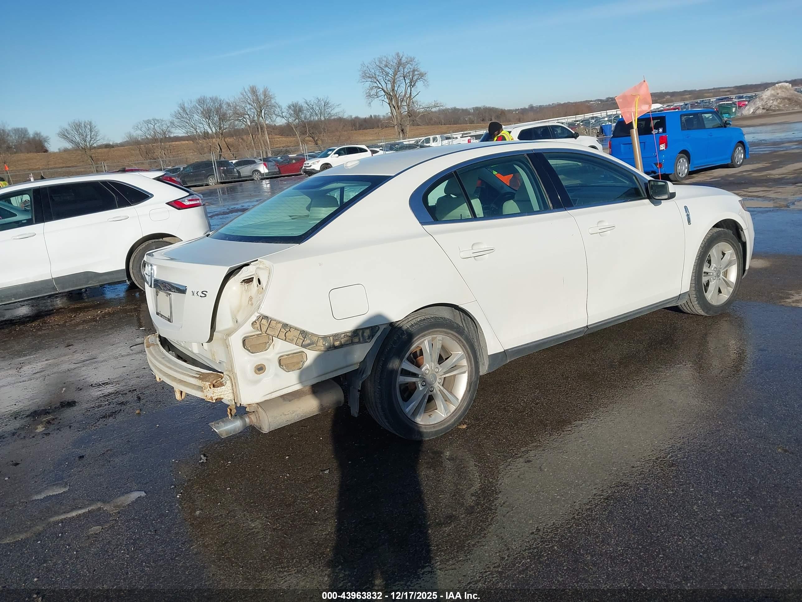 LINCOLN MKS image 4