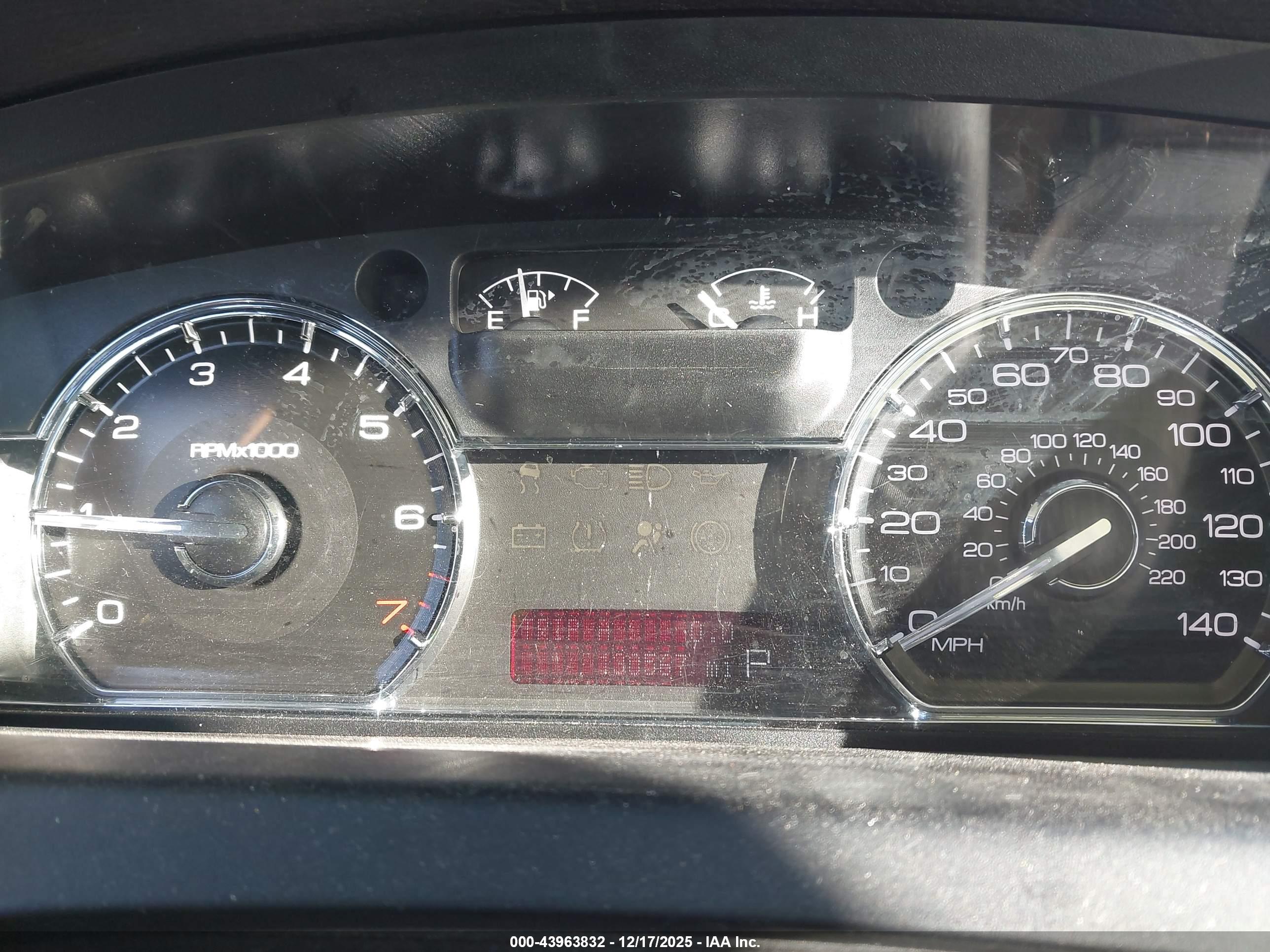 LINCOLN MKS image 7