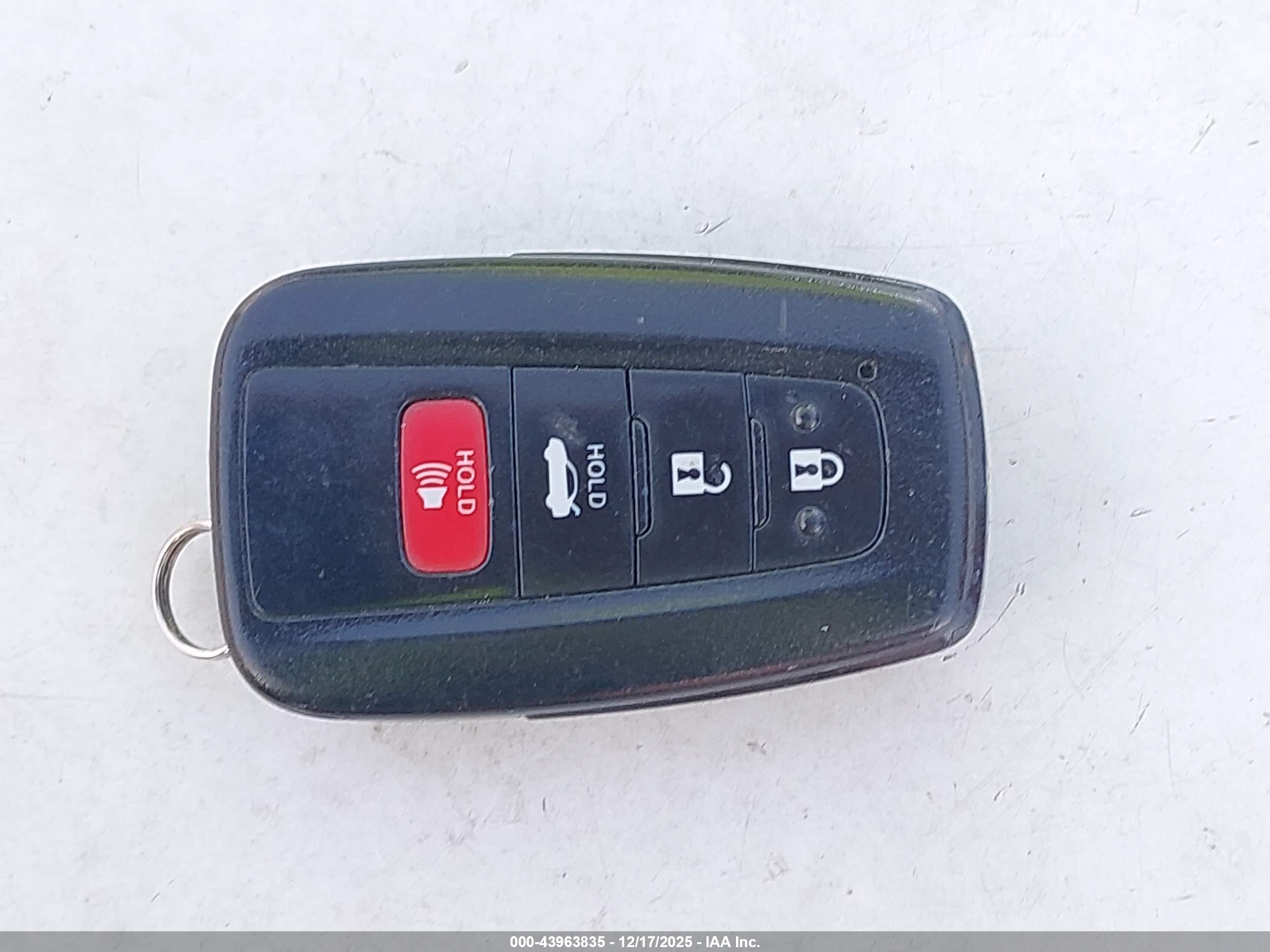 TOYOTA CAMRY image 11
