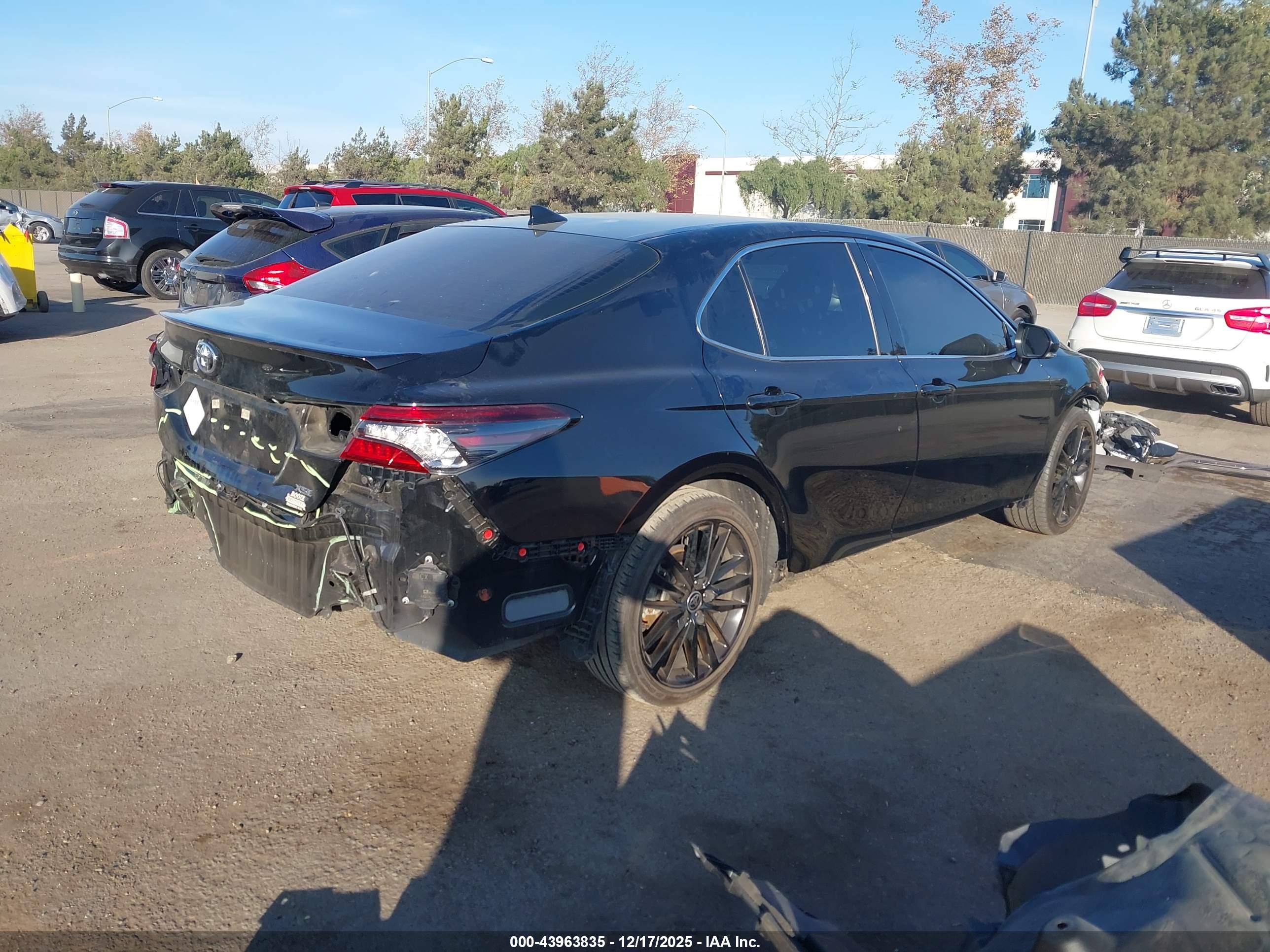TOYOTA CAMRY image 4