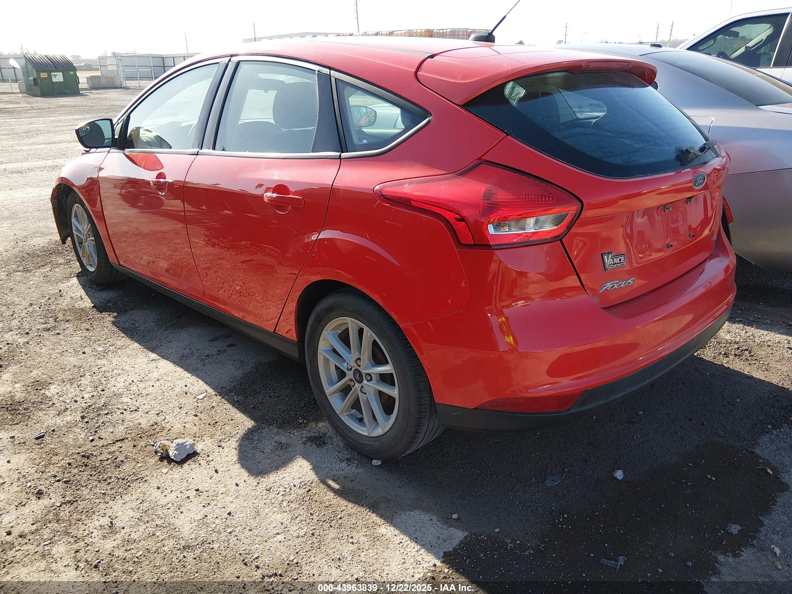 FORD FOCUS image 3