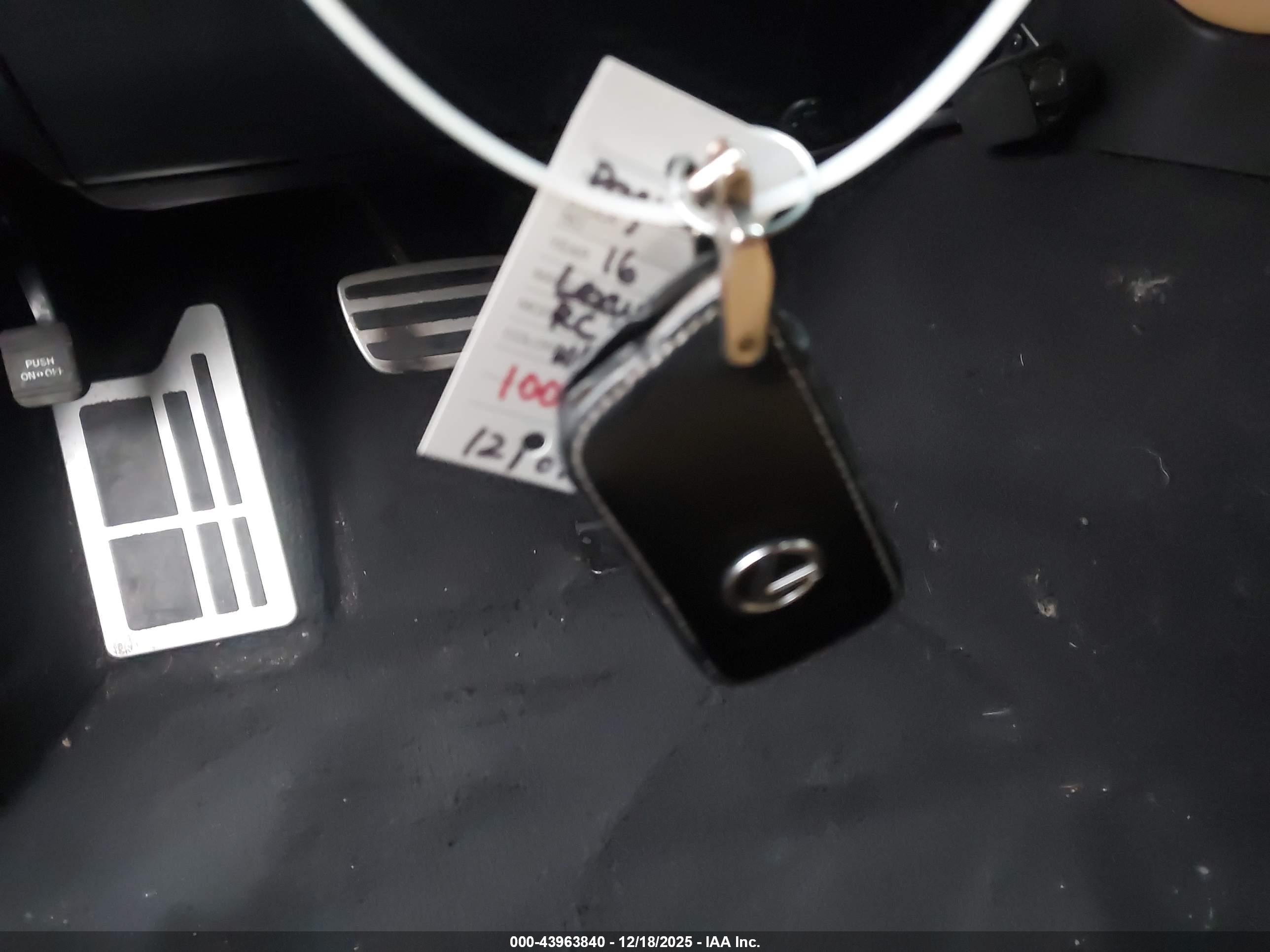 LEXUS RC image 11